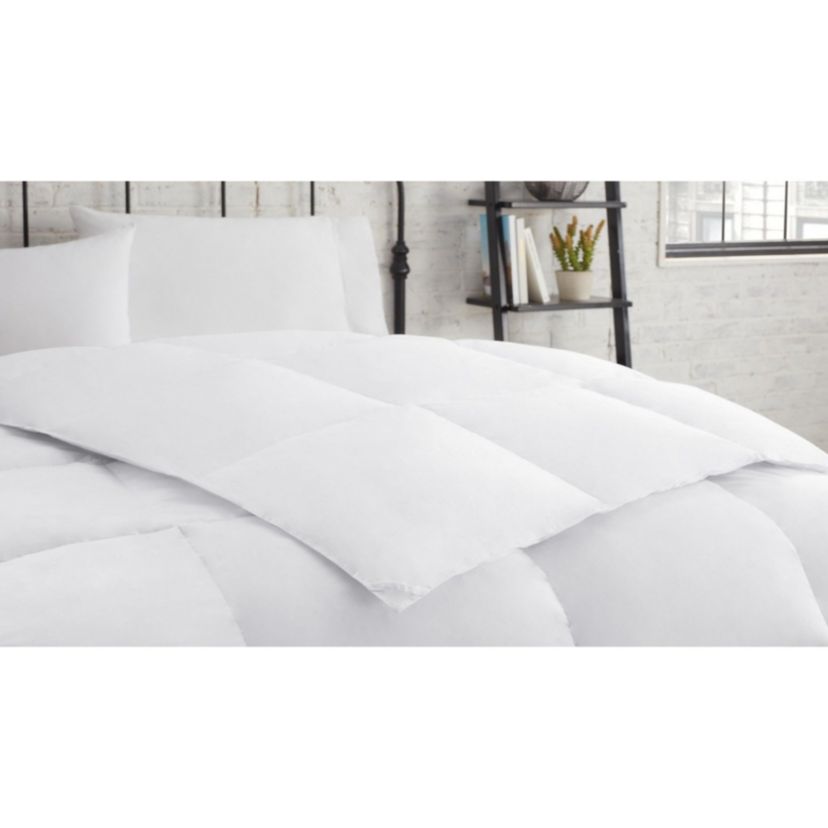 Soft and Natural 100% Cotton Feather Fill Comforter