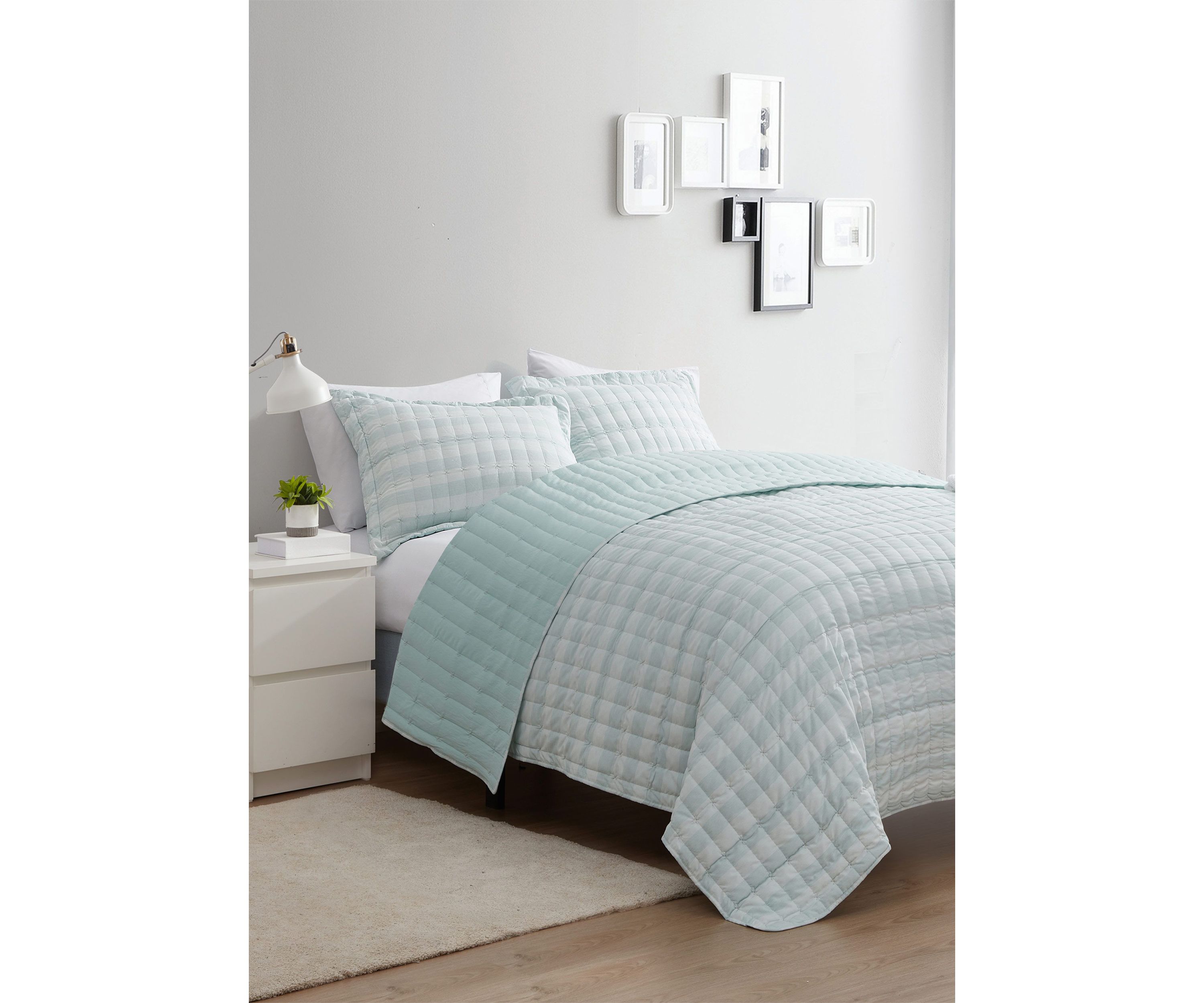 Embroidered Checkered Quilt and Pillow Sham Set