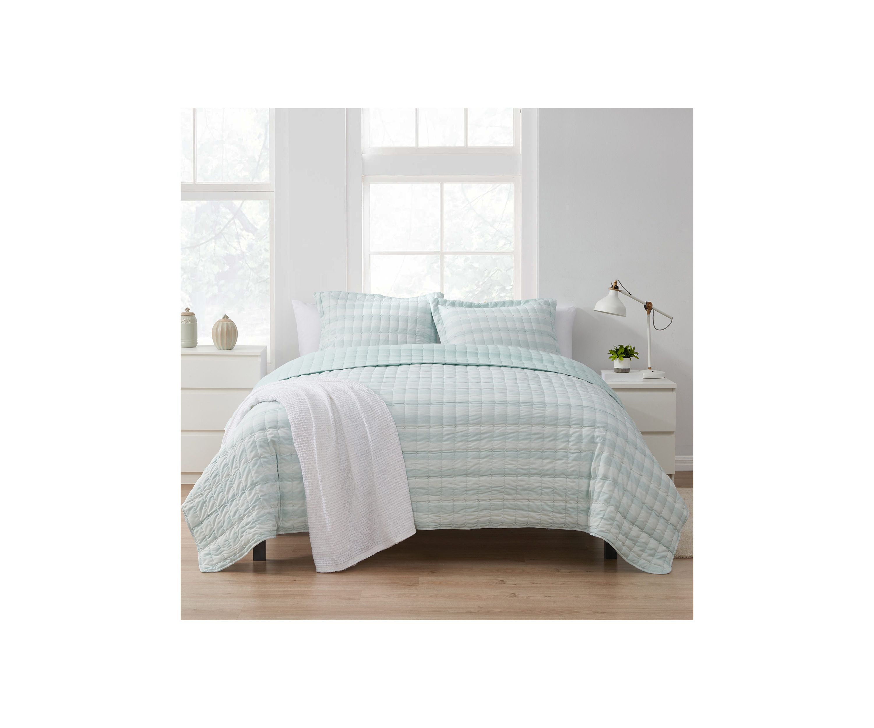 Embroidered Checkered Quilt and Pillow Sham Set