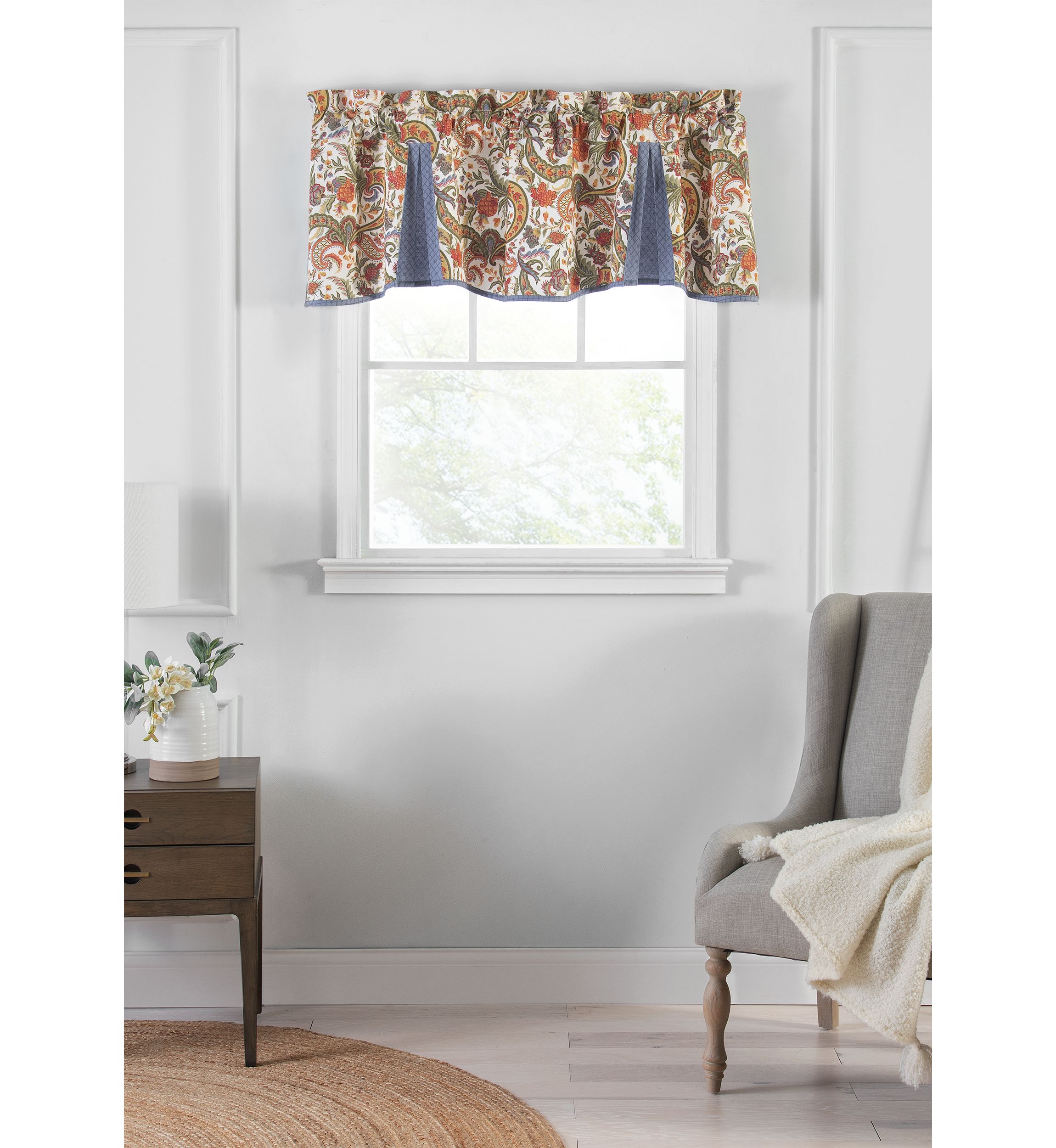 Rhapsody Crème Ascot Valance