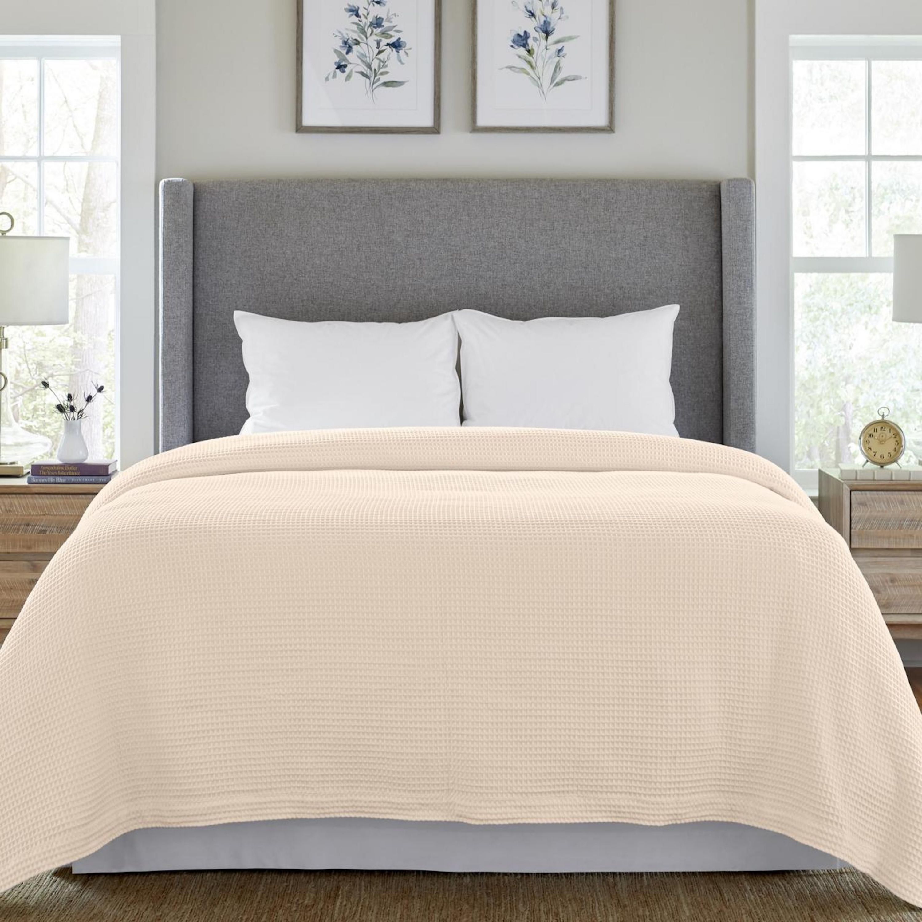 100% Cotton Hyperallergenic Woven Cotton Blanket