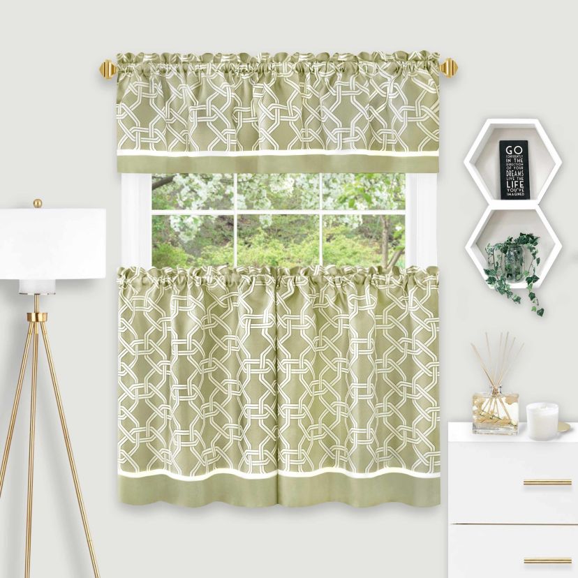 Arlington Curtain Tier and Valance Set