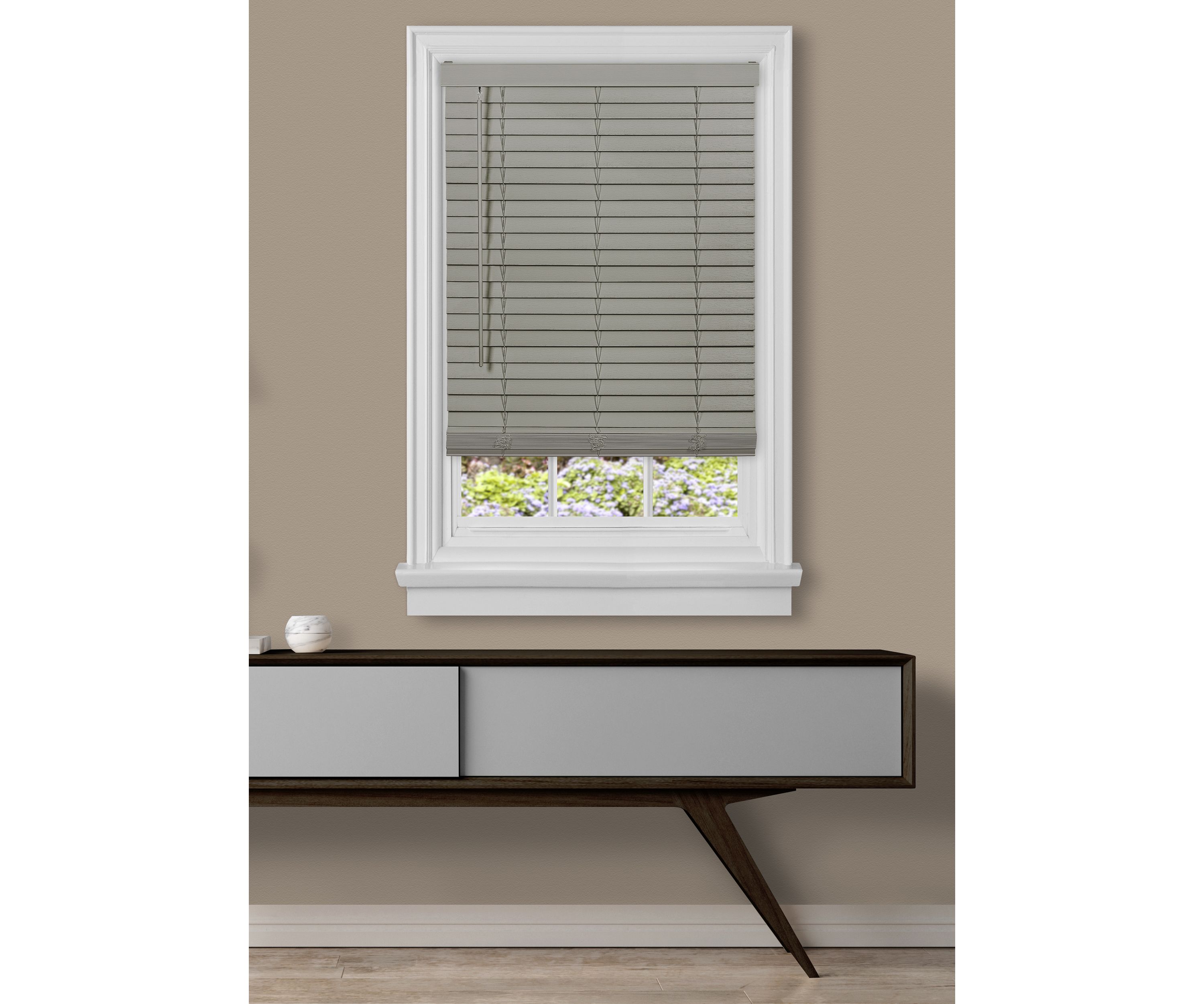 Cordless GII Madera Falsa 2" Faux Wood Plantation Blind