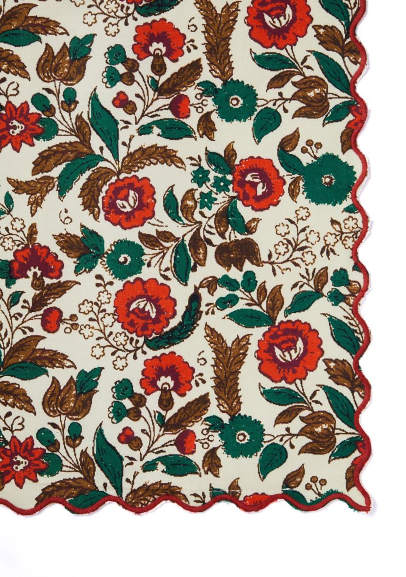 Red and Green Floral Scalloped Placemat