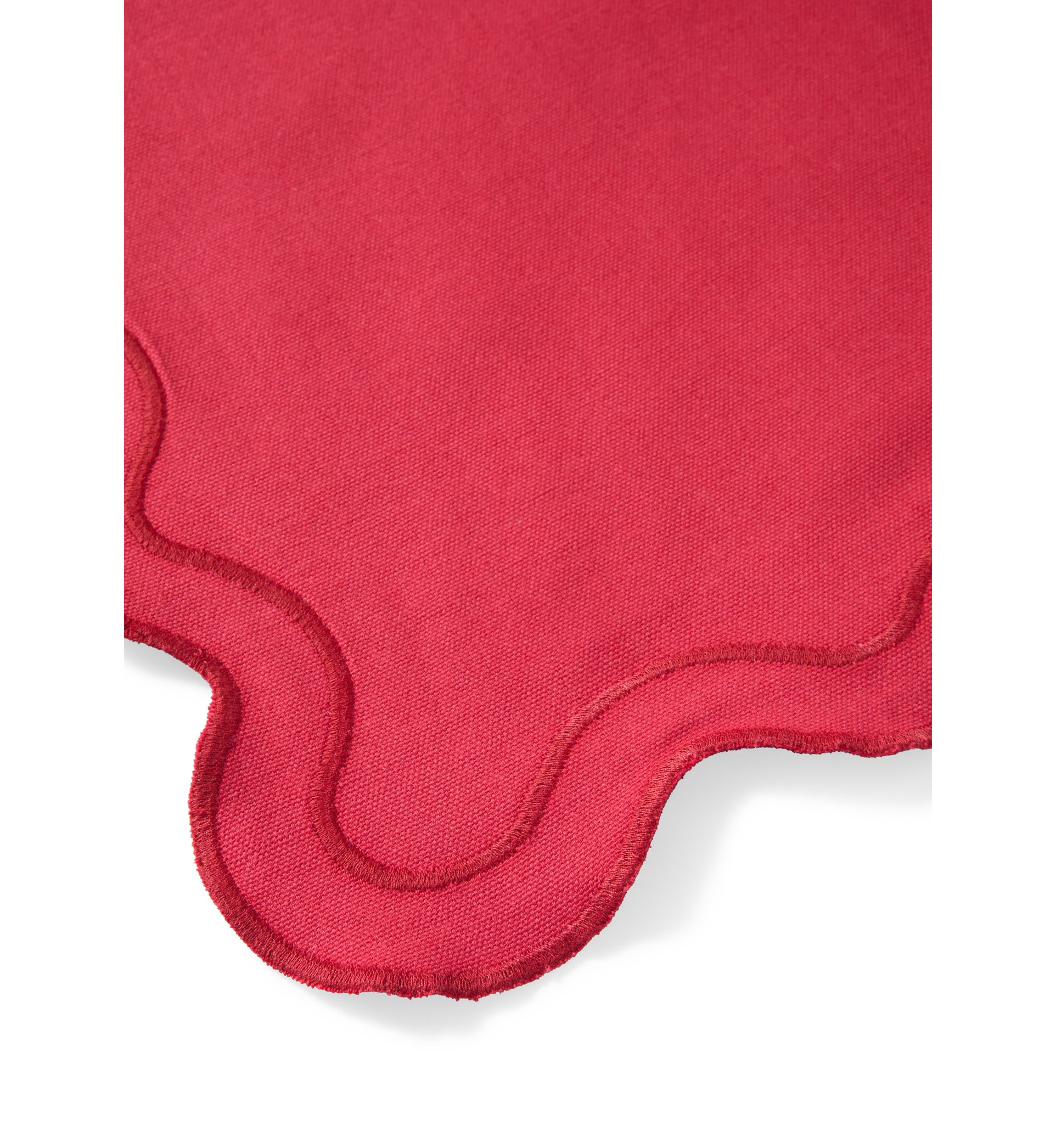 Dark Red Scalloped Placemat 