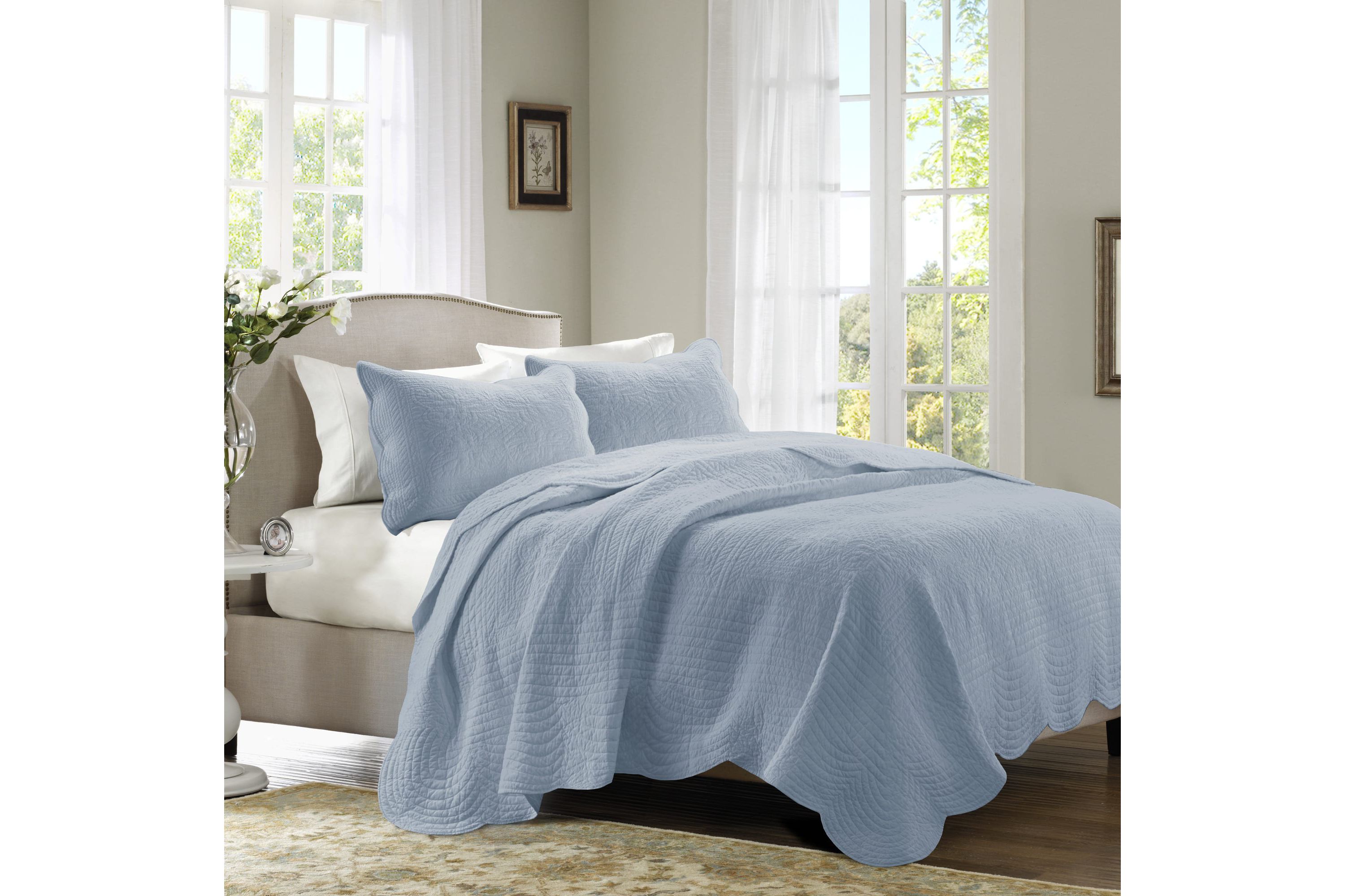 Tuscany 3 Piece Reversible Scalloped Edge Quilt Set