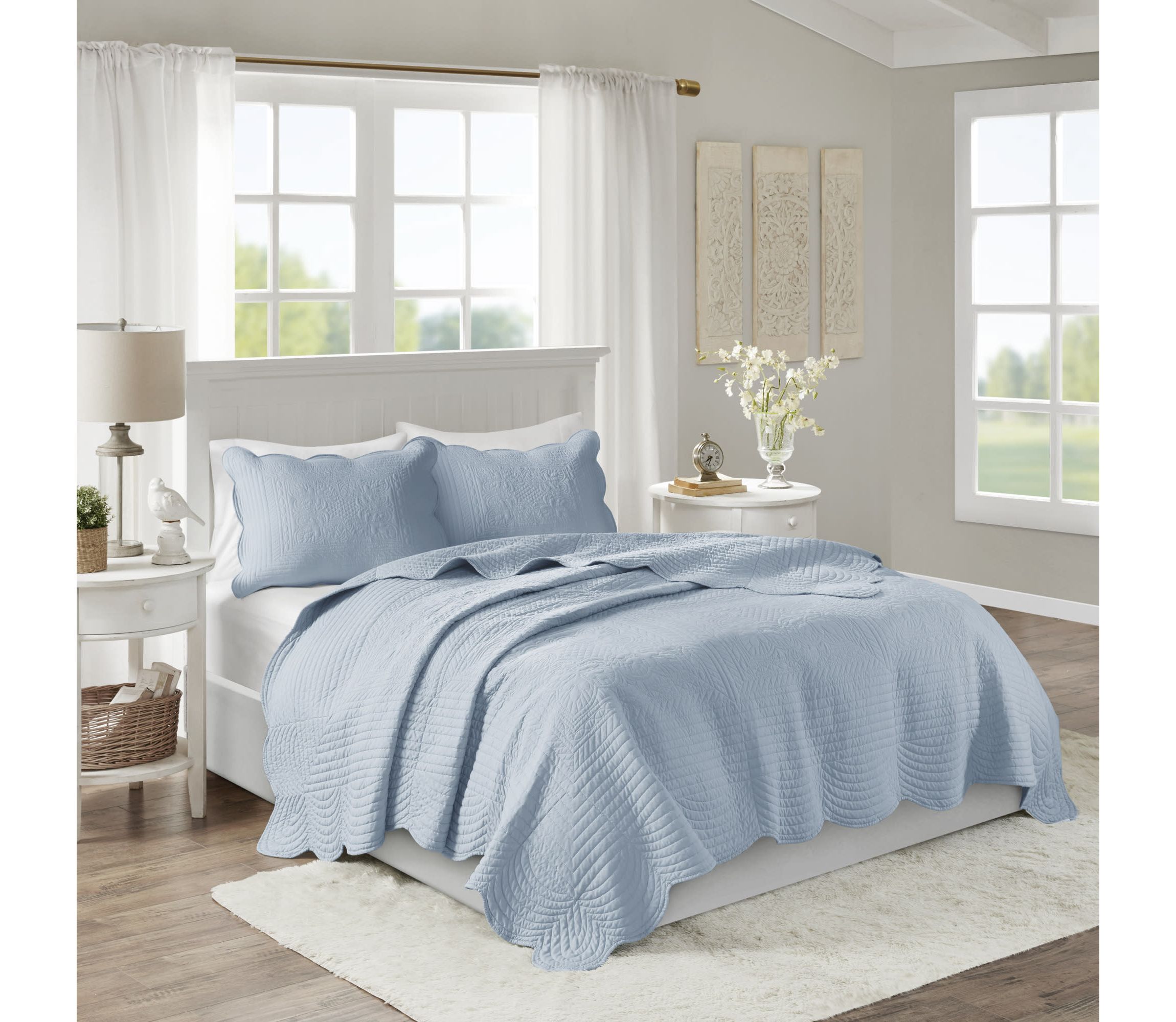 Tuscany 3 Piece Reversible Scalloped Edge Quilt Set