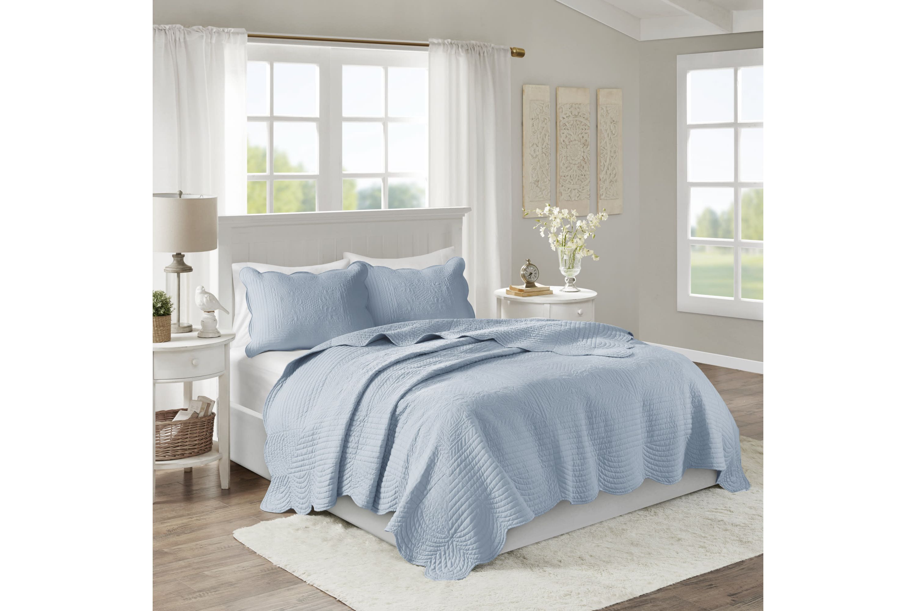 Tuscany 3 Piece Reversible Scalloped Edge Quilt Set