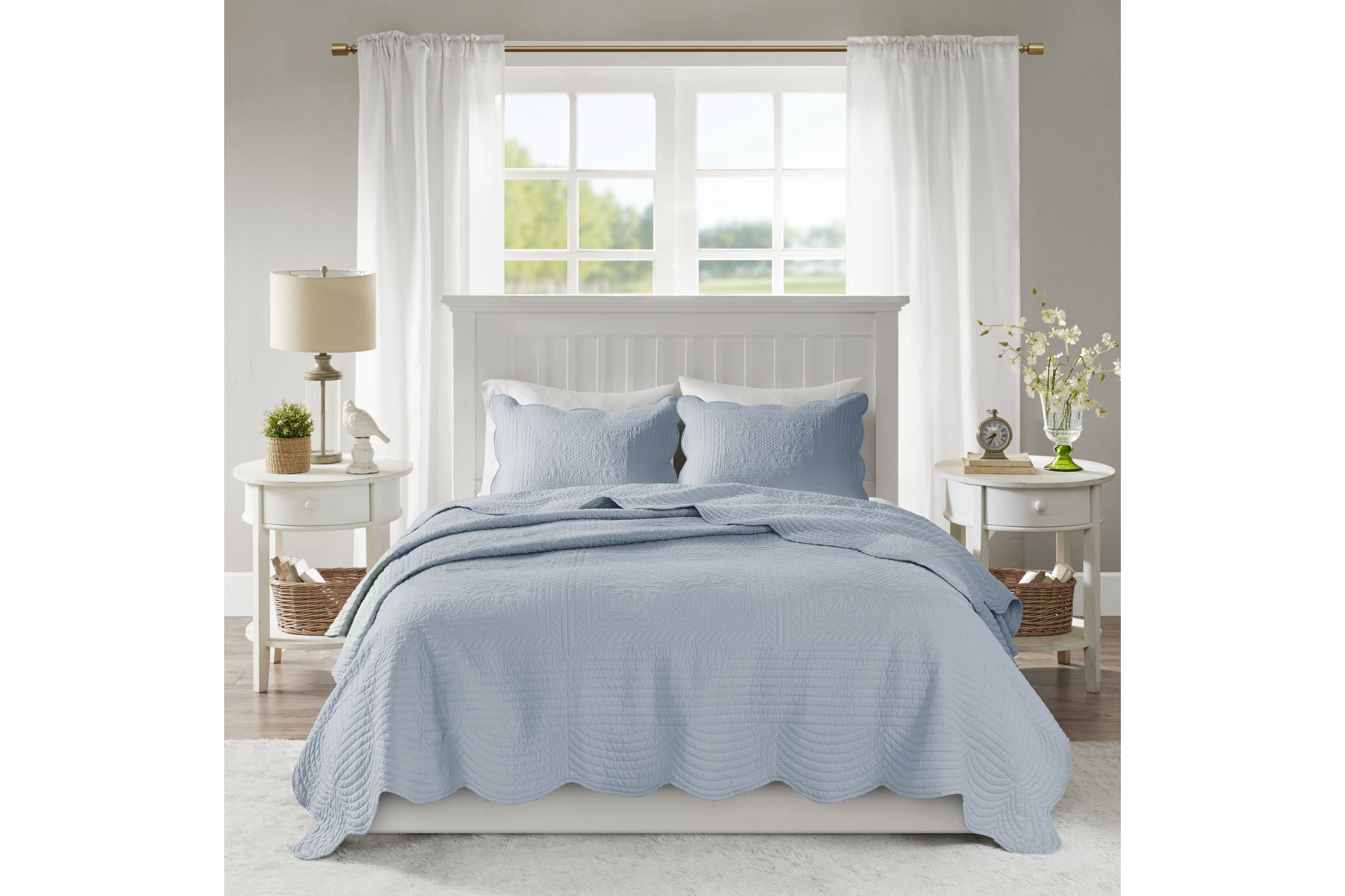 Tuscany 3 Piece Reversible Scalloped Edge Quilt Set