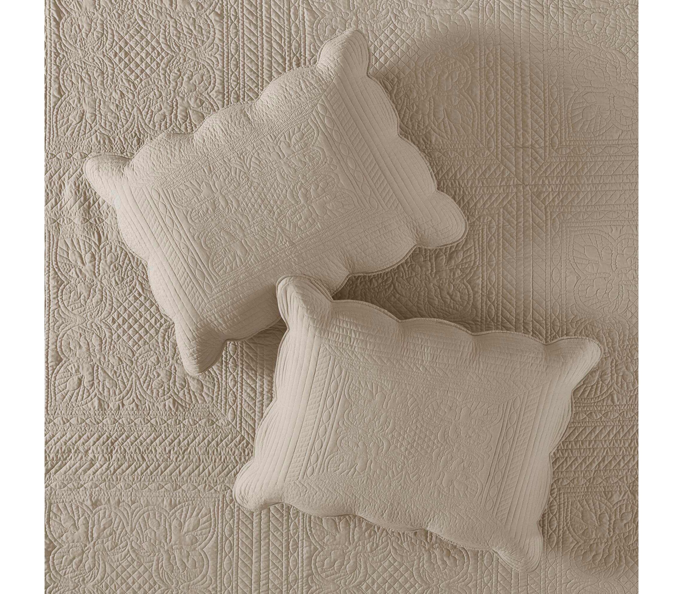Tuscany 3 Piece Reversible Scalloped Edge Quilt Set