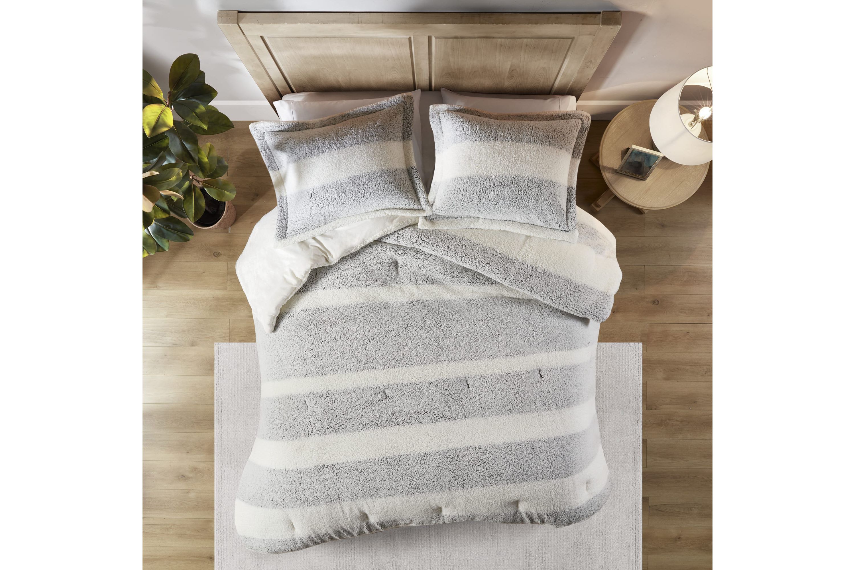 Hollis Sherpa Comforter Set