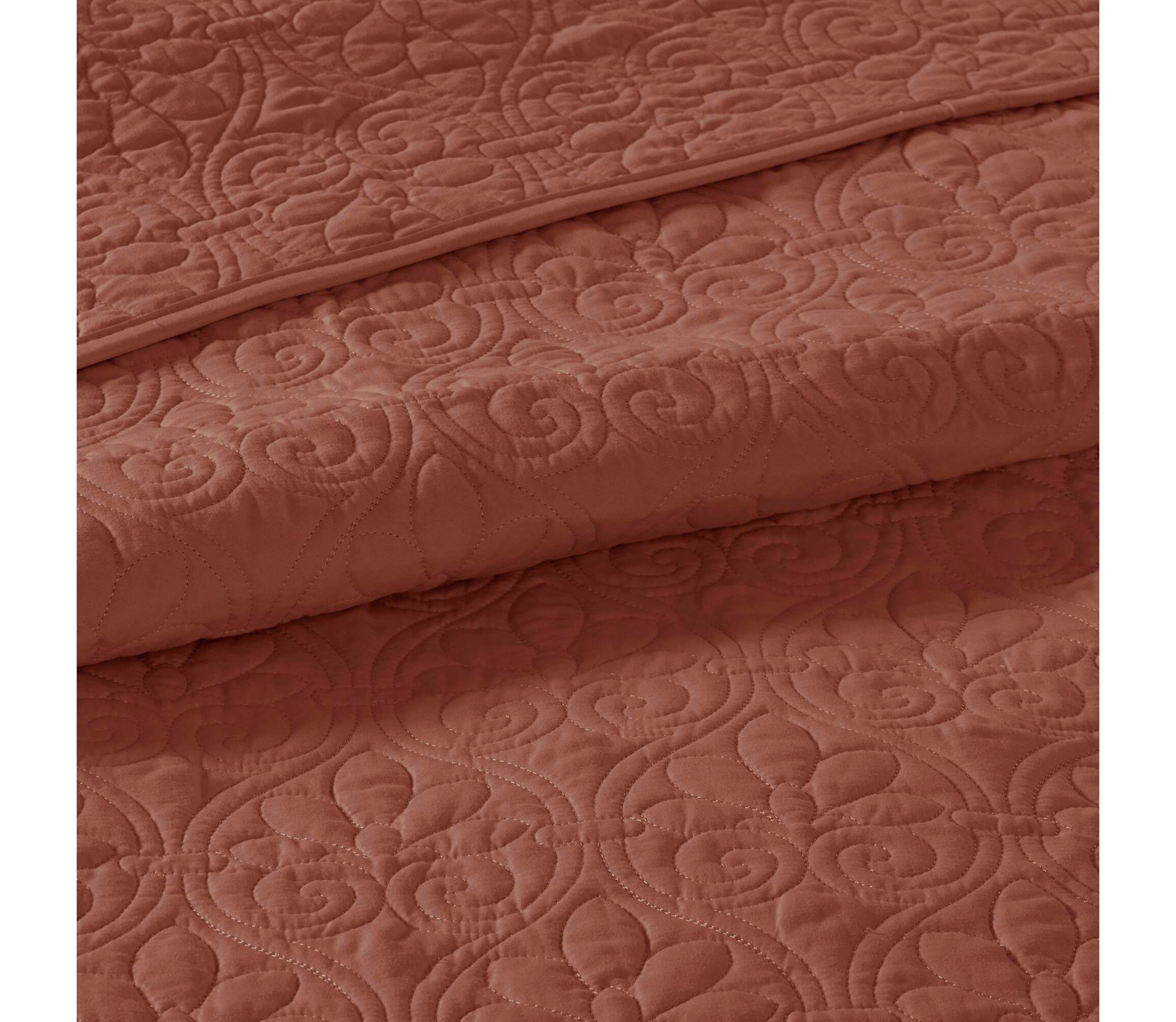 Quebec 3 Piece Reversible Quilt Set