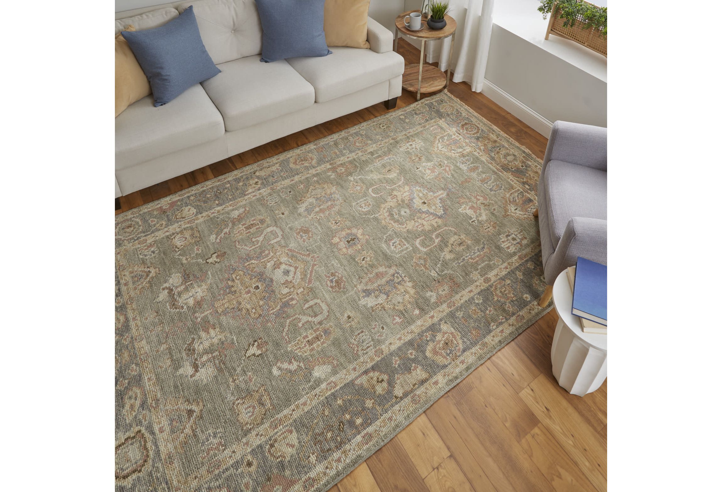 Irie Traditional Oriental Area Rug