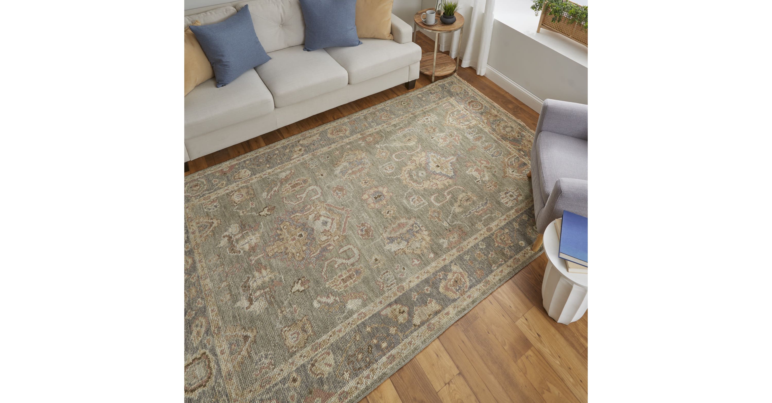 Irie Traditional Oriental Area Rug