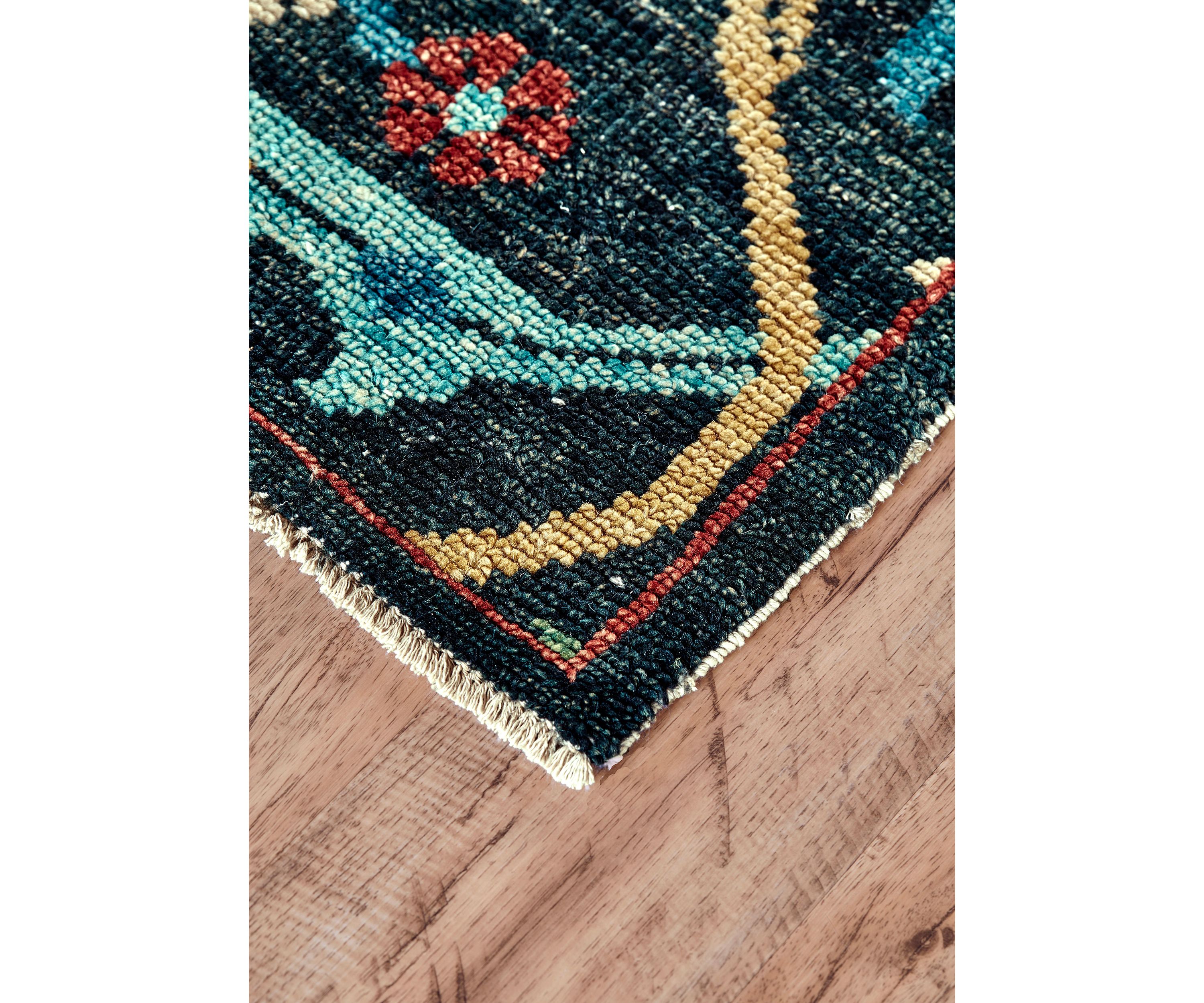 Bashyr Traditional Geometric Area Rug