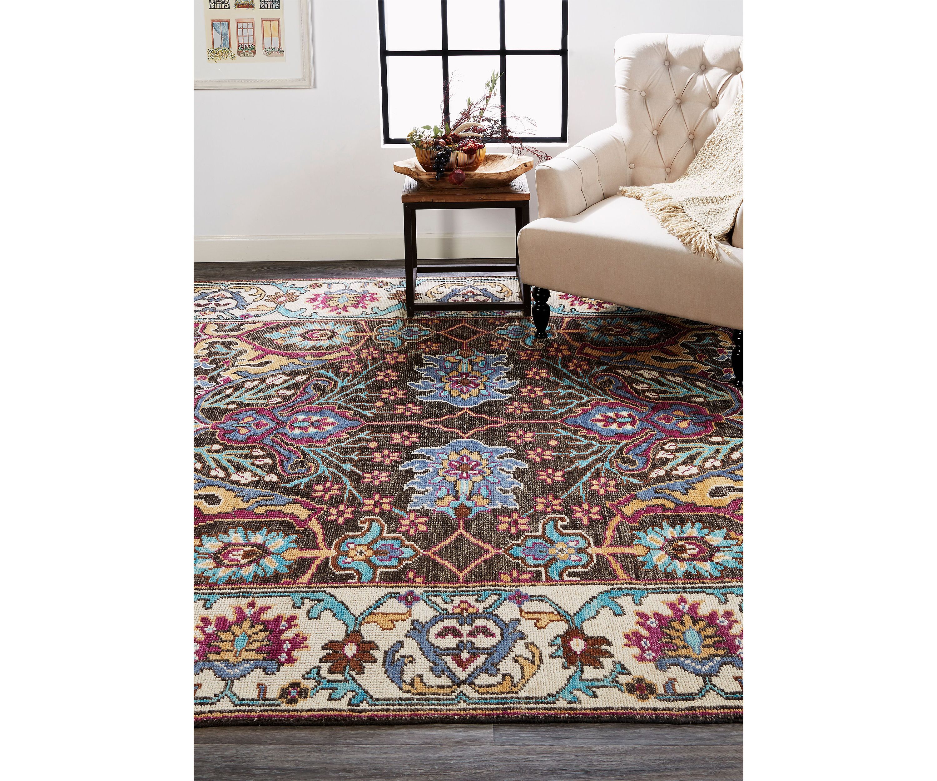 Bashyr Traditional Bordered Area Rug