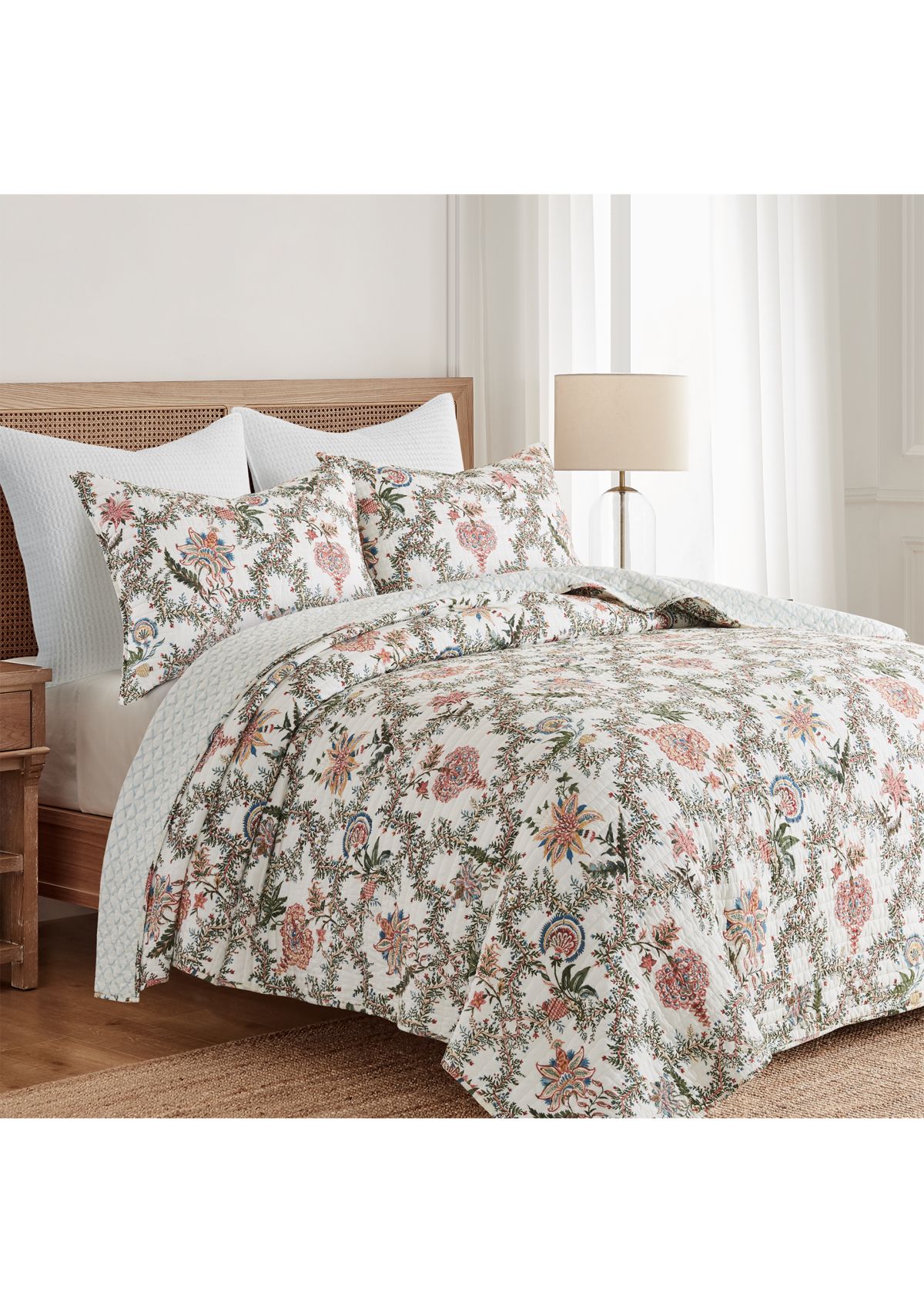 Inaya Quilt Set