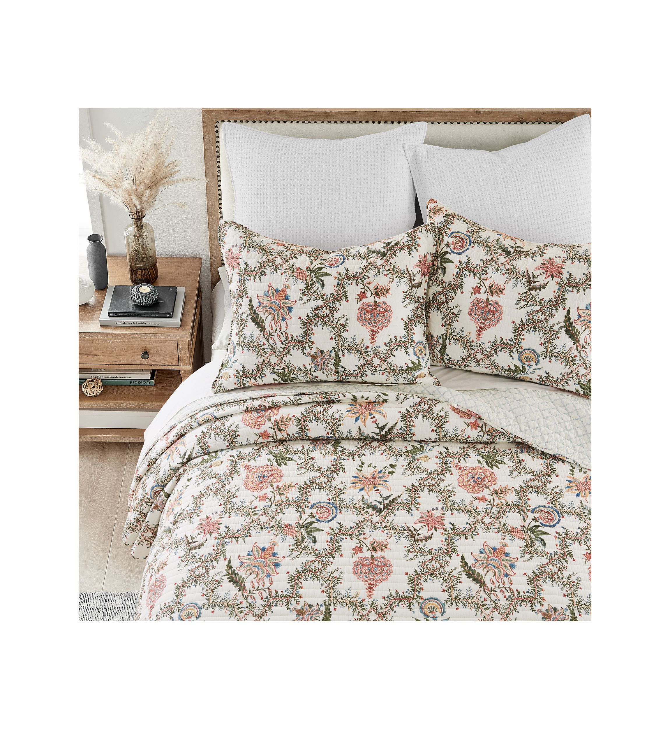 Inaya Quilt Set