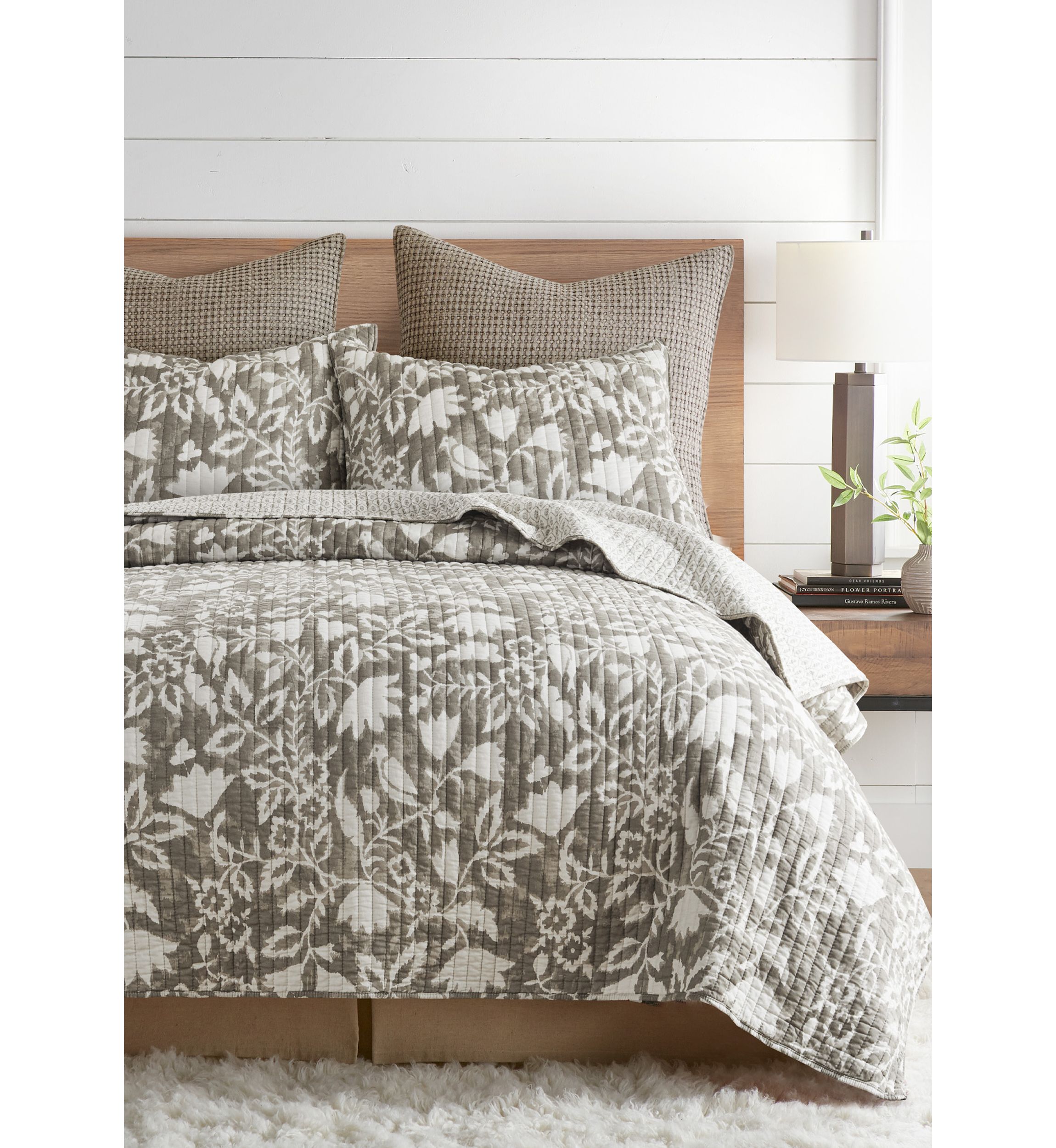 Justine Reversible Quilt Set