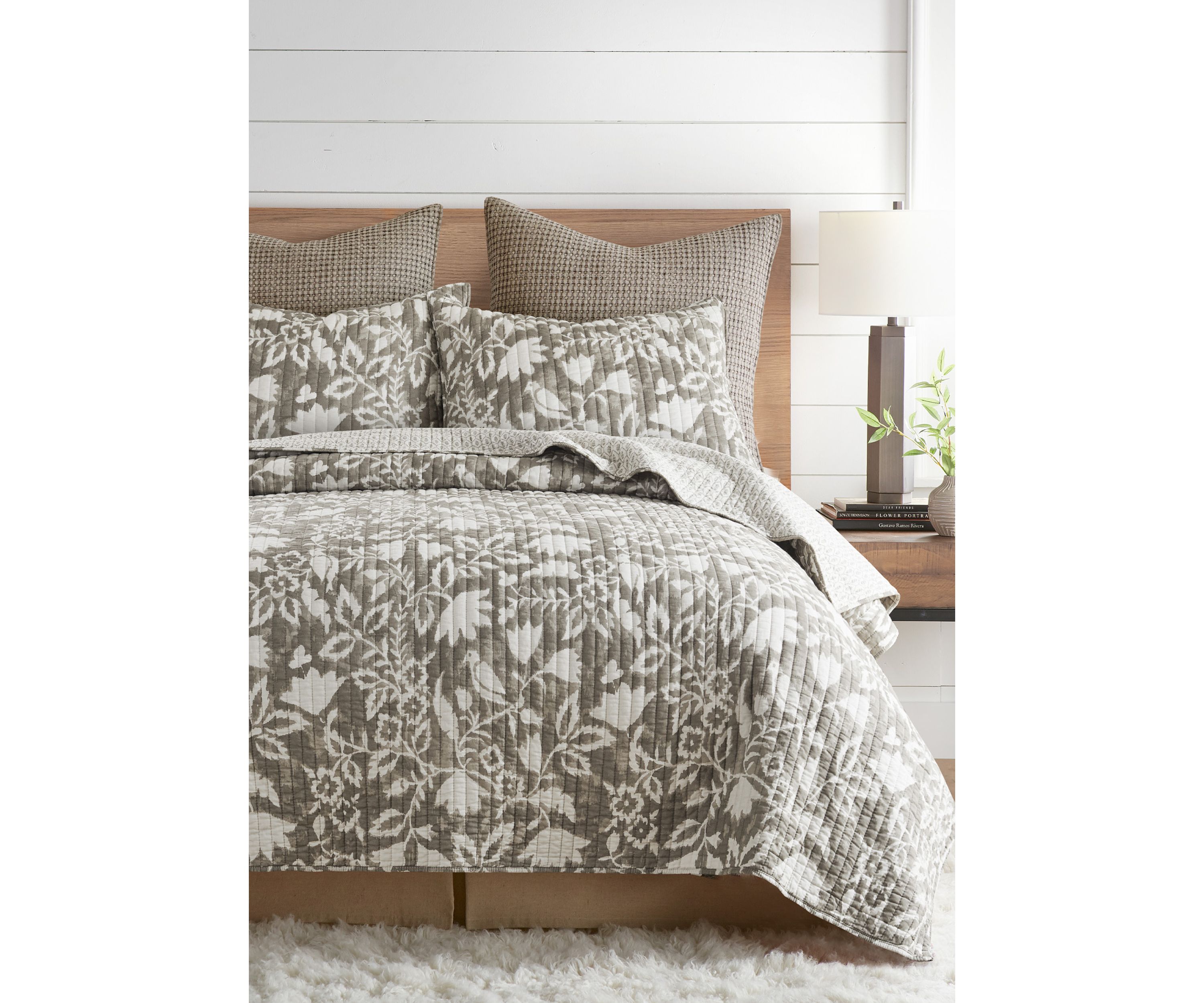 Justine Reversible Quilt Set