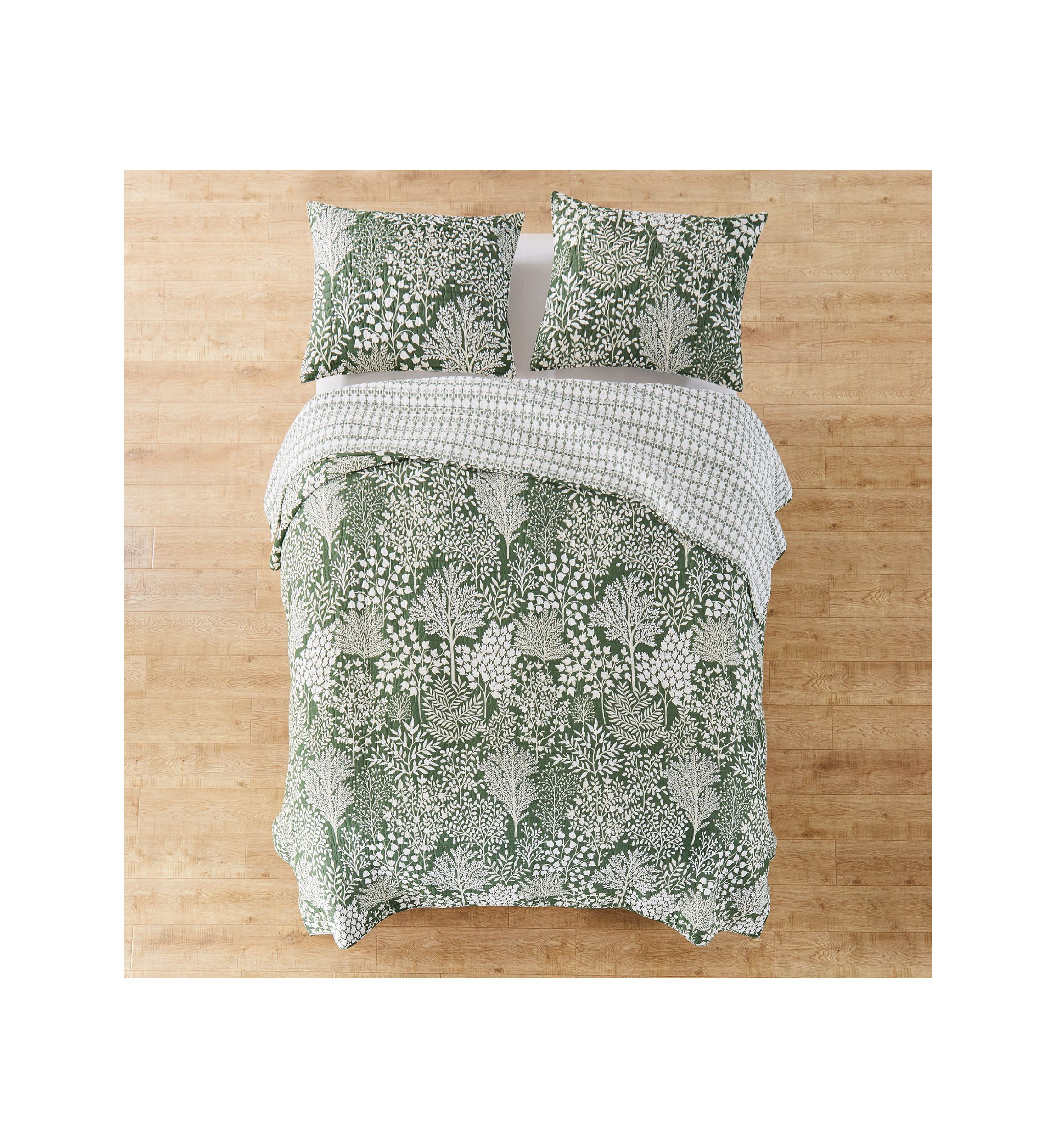 Justine Reversible Quilt Set