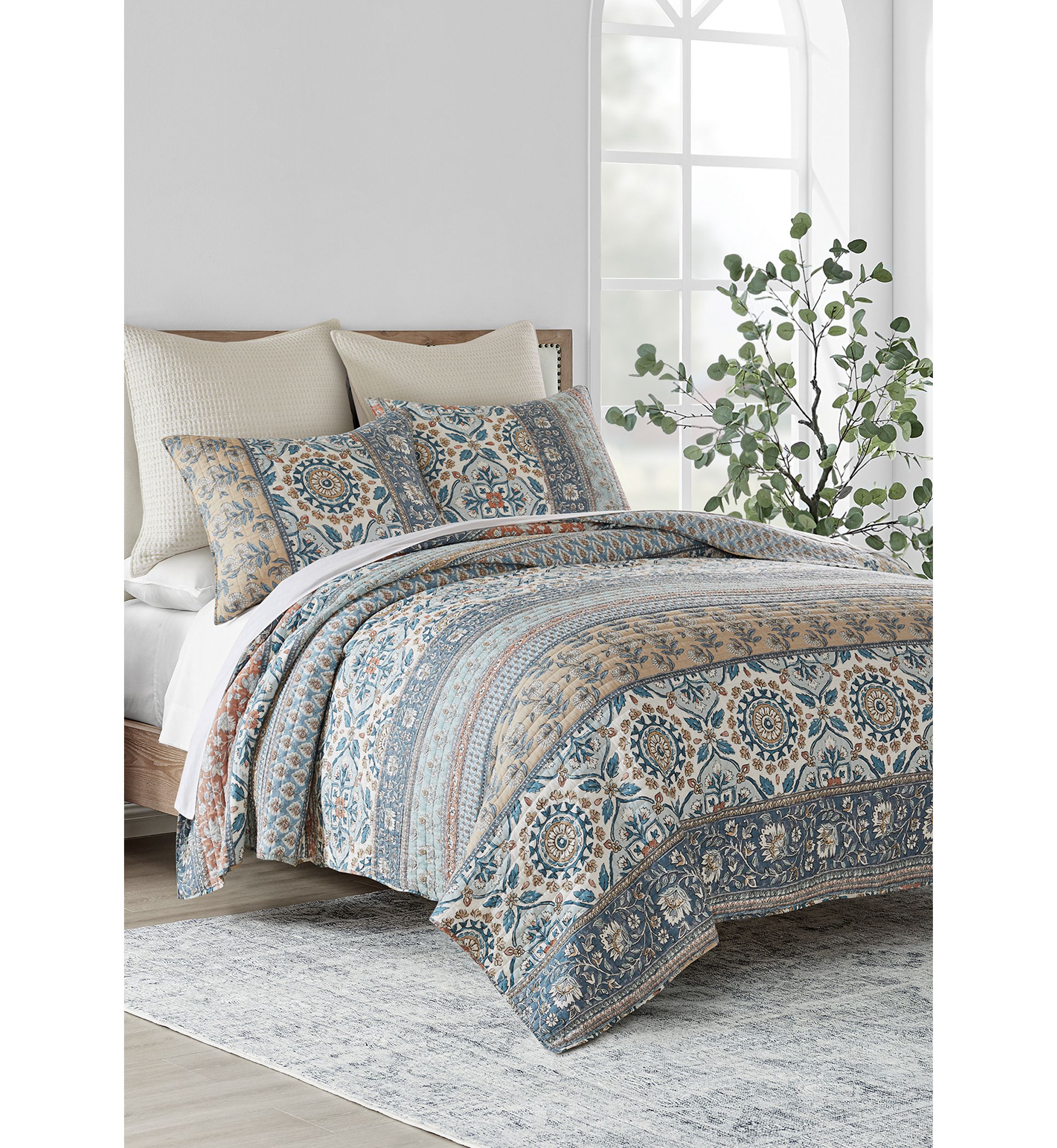 Adira Reversible Quilt Set