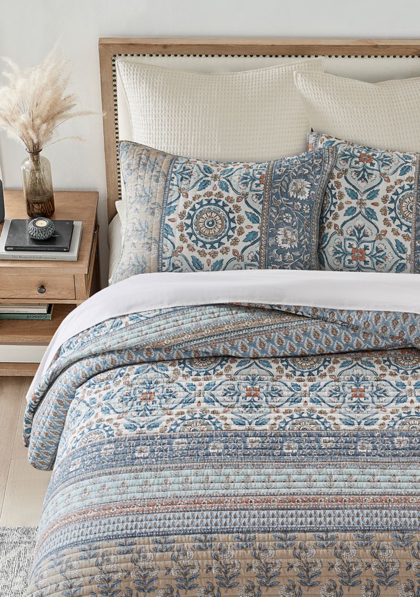 Adira Reversible Quilt Set