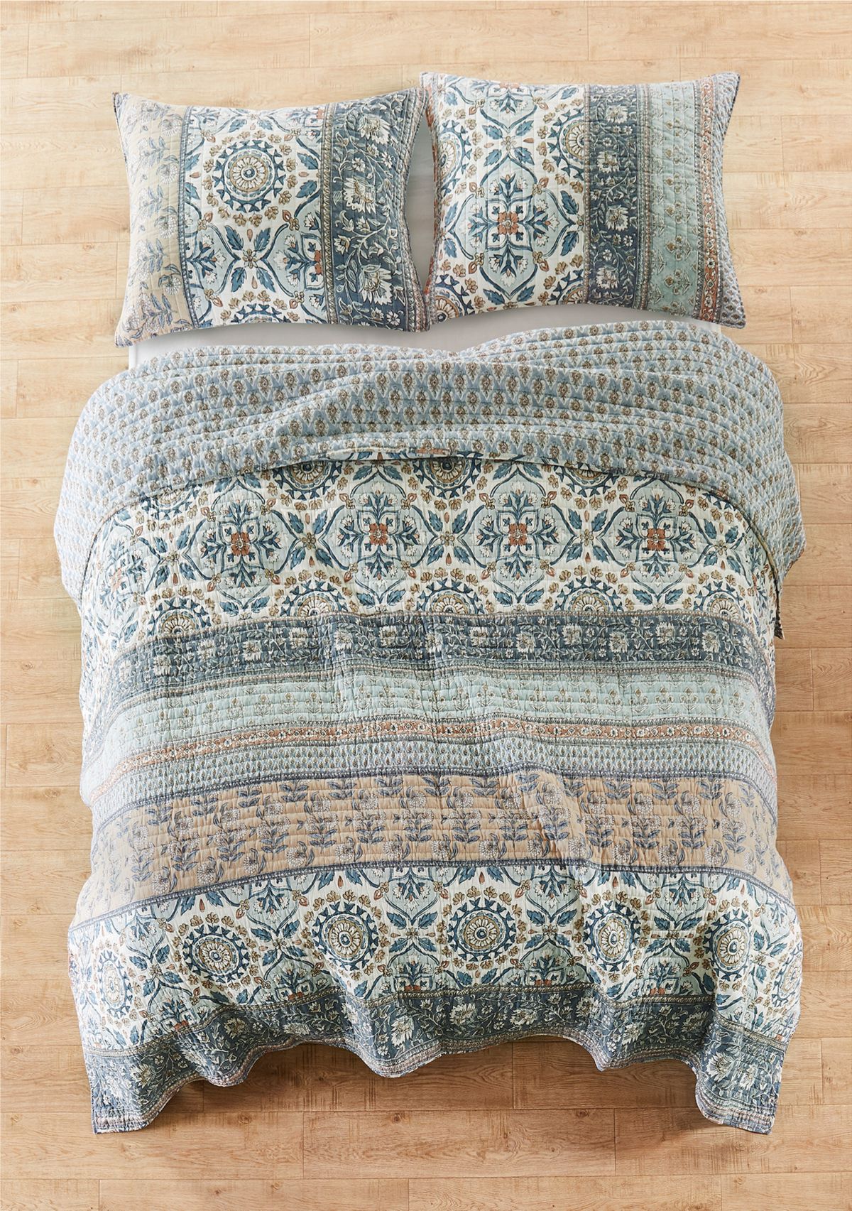 Adira Reversible Quilt Set