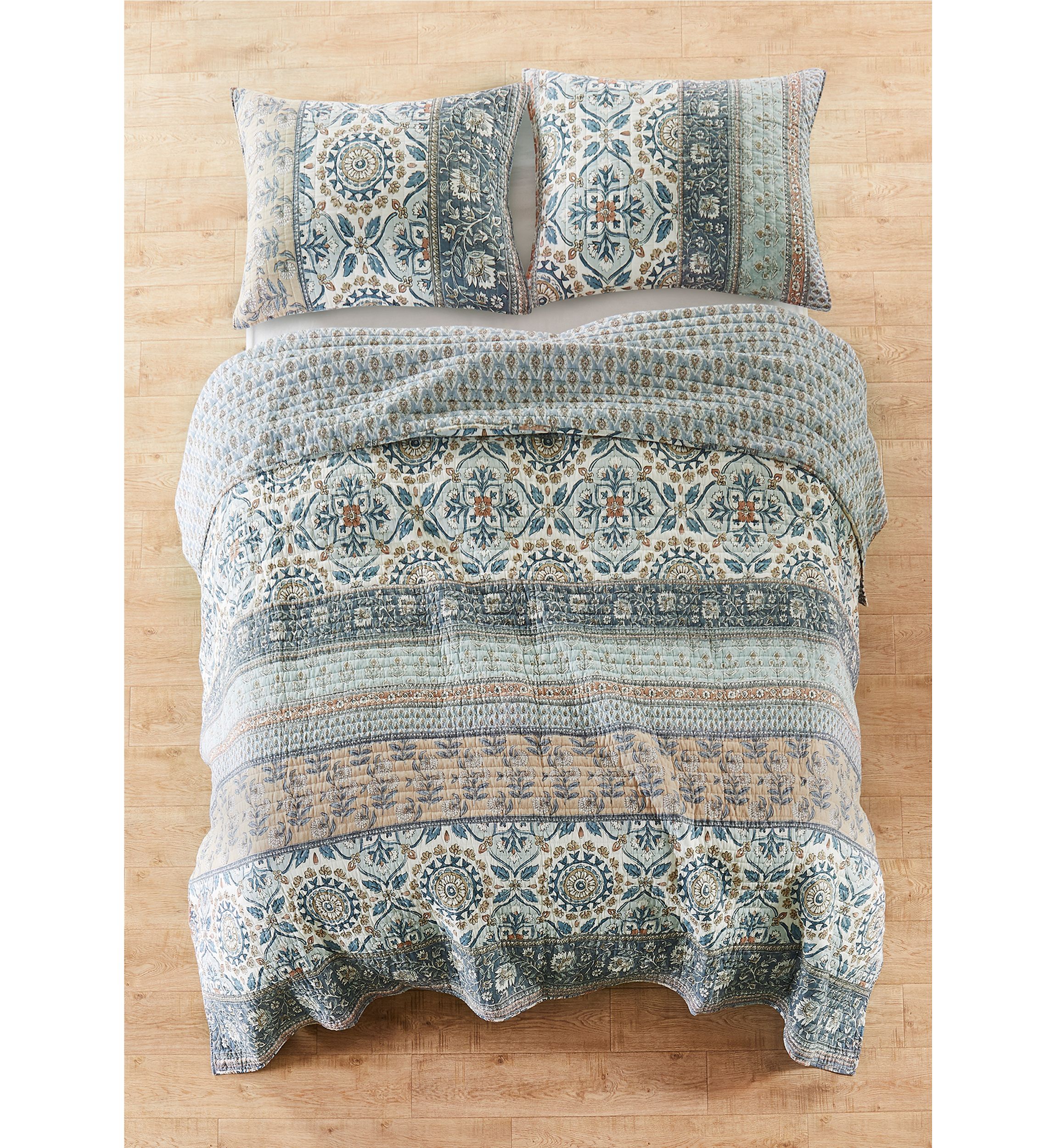 Adira Reversible Quilt Set