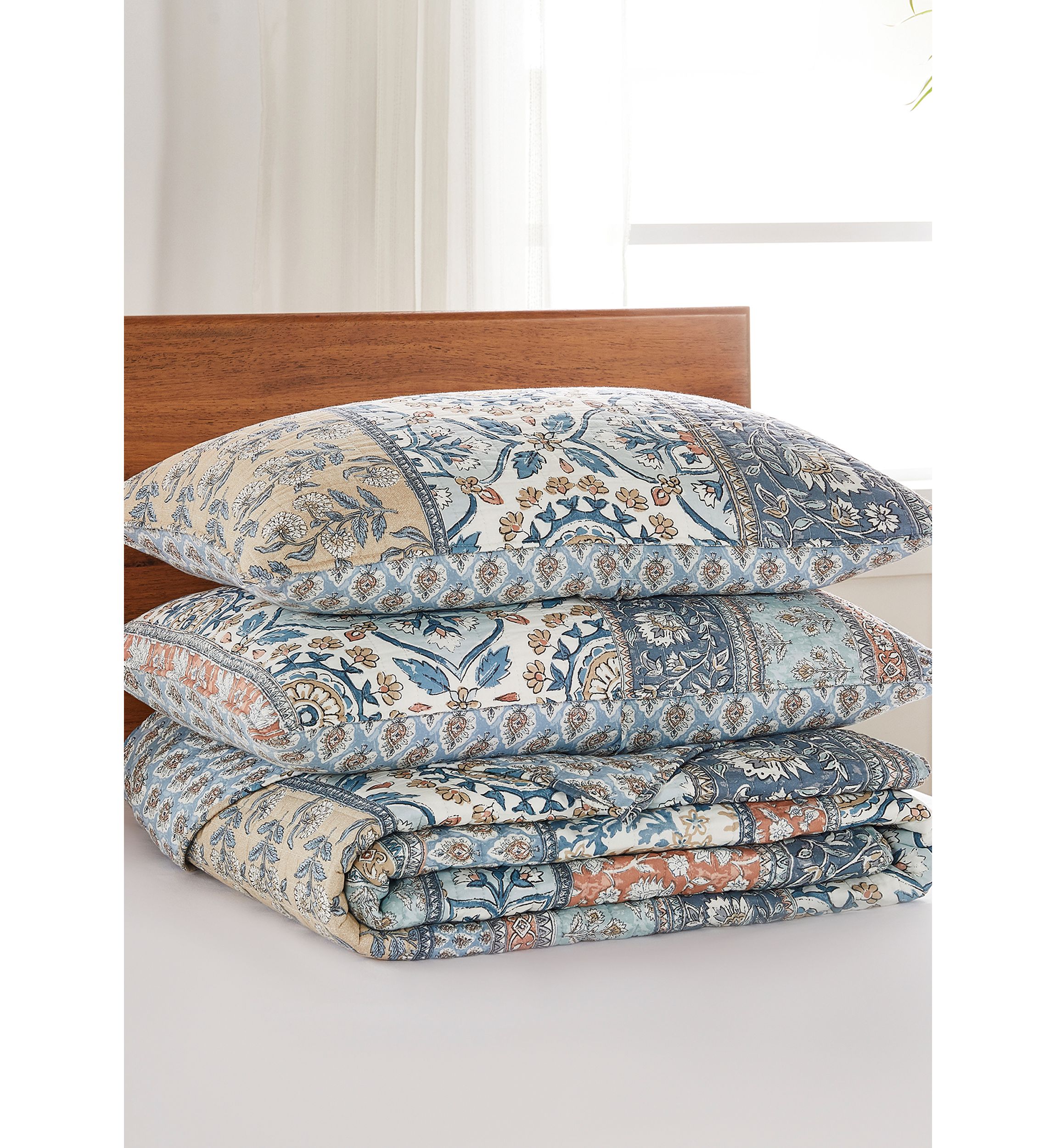 Adira Reversible Quilt Set