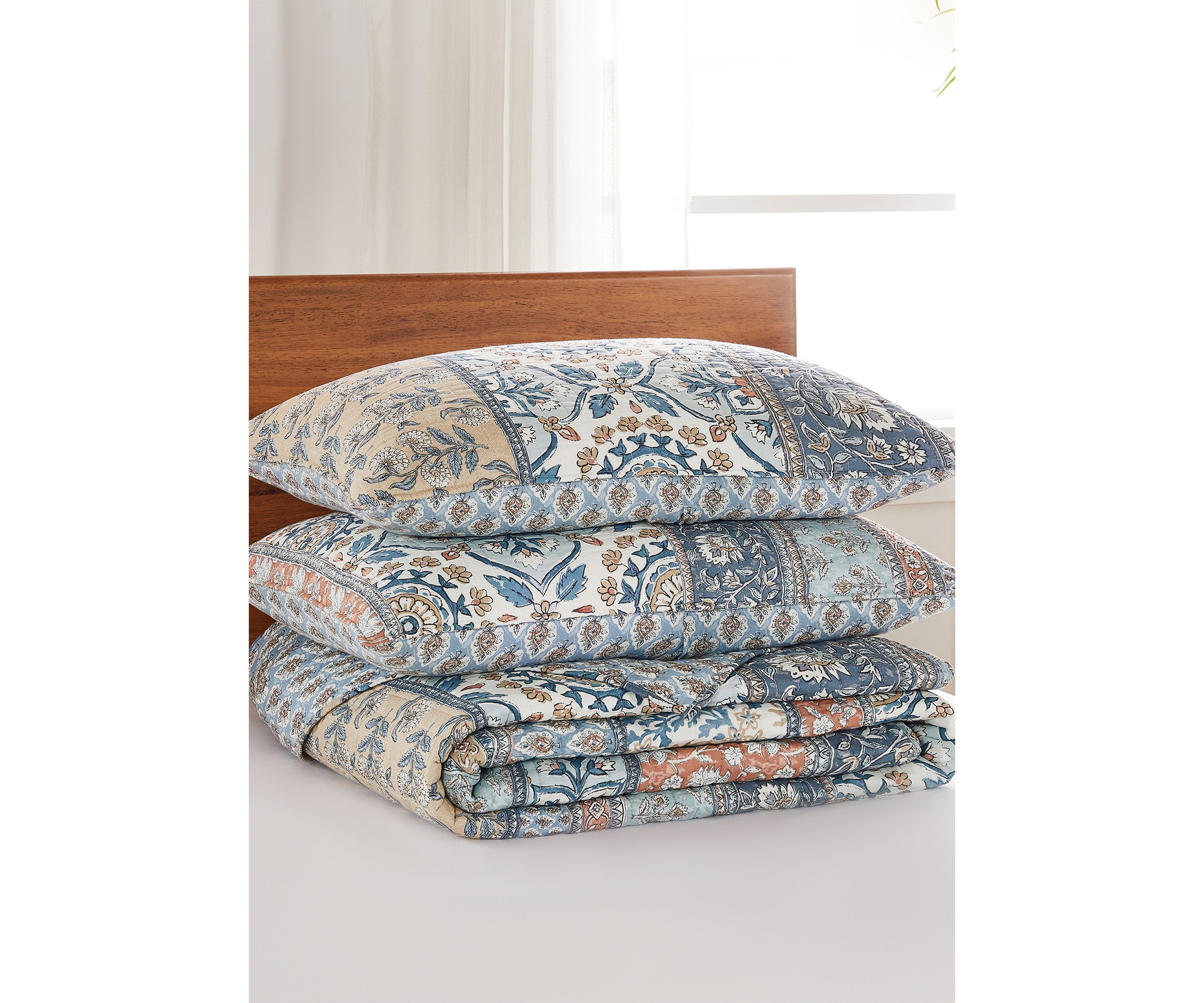 Adira Reversible Quilt Set