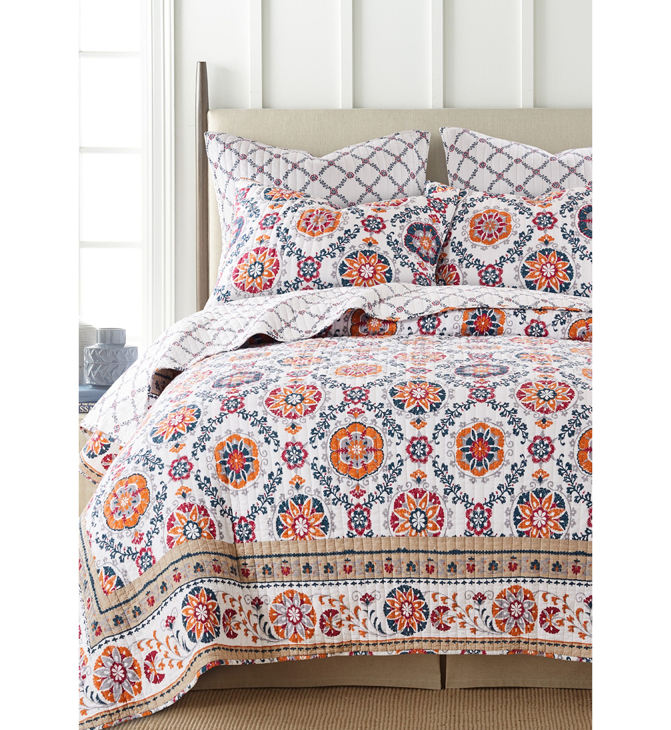 Kalina Floral Medallion Reversible Twin Quilt Set