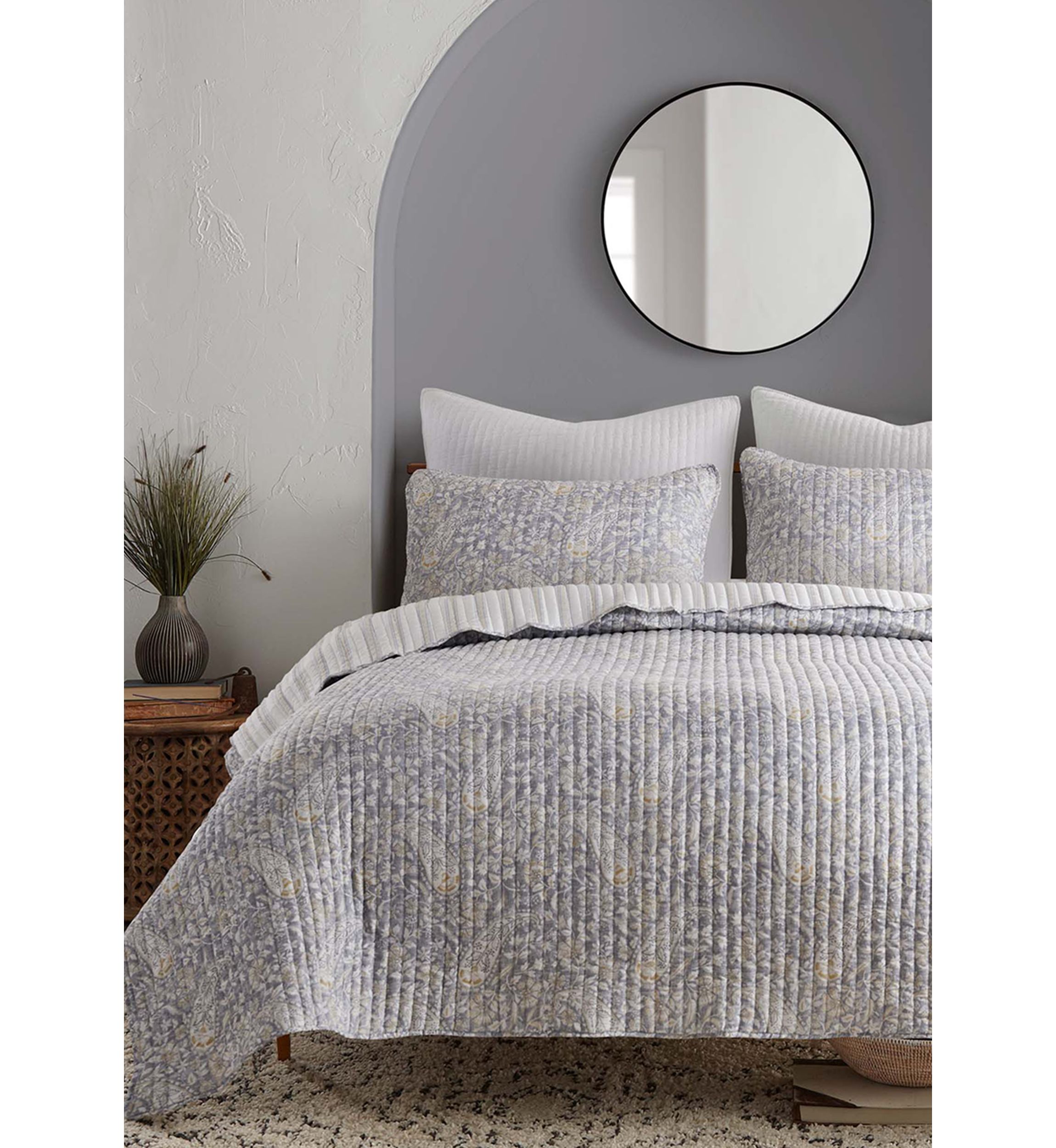 Emma Paisley Reversible Quilt Set