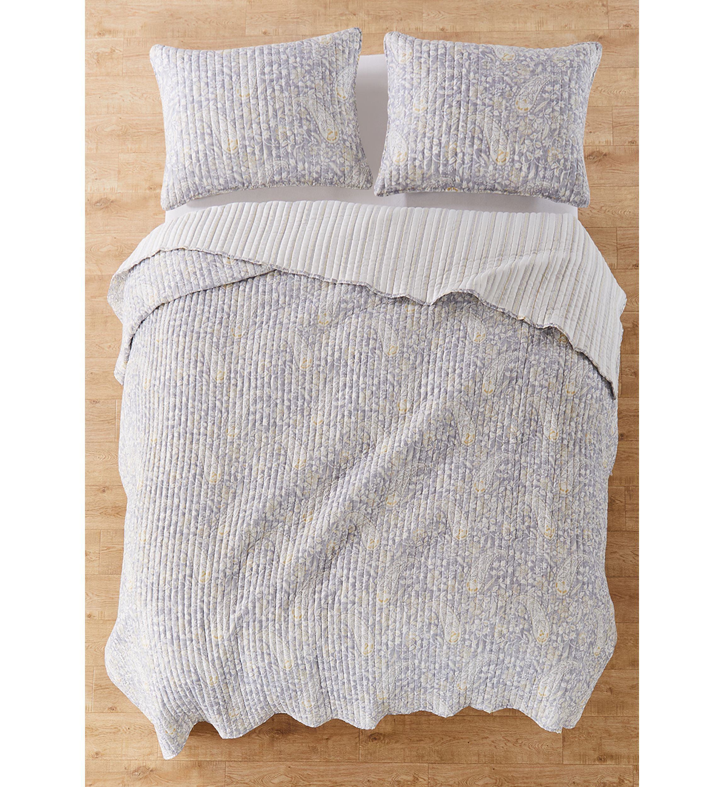Emma Paisley Reversible Quilt Set
