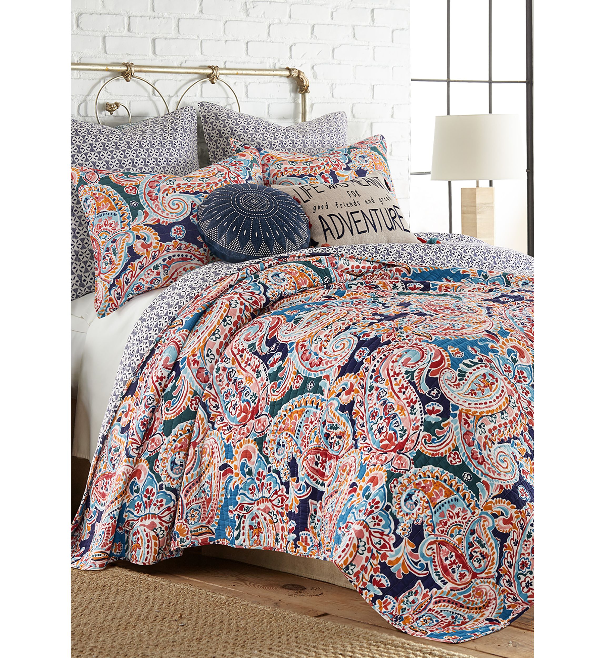 Saronna Quilt Set