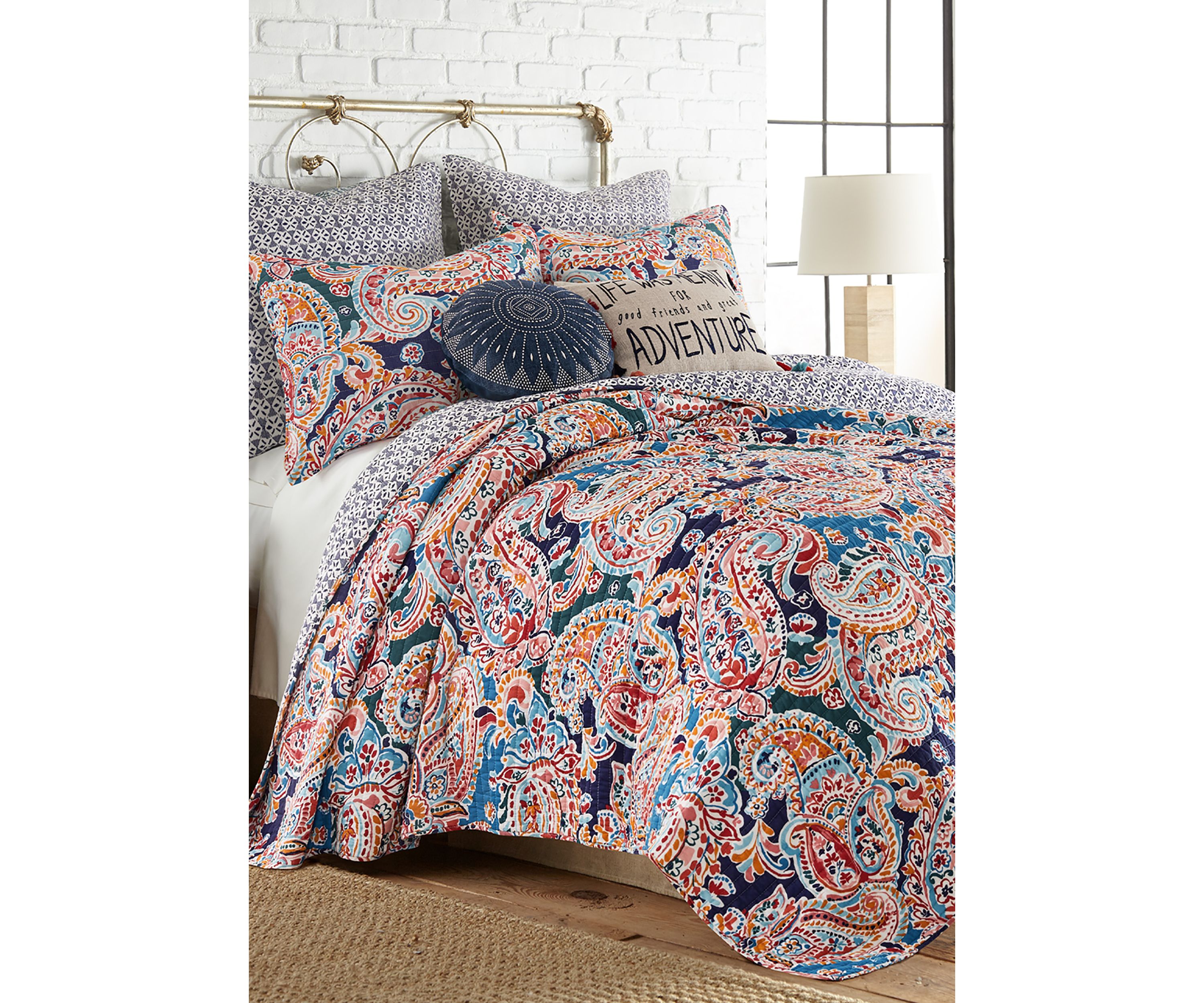 Saronna Quilt Set