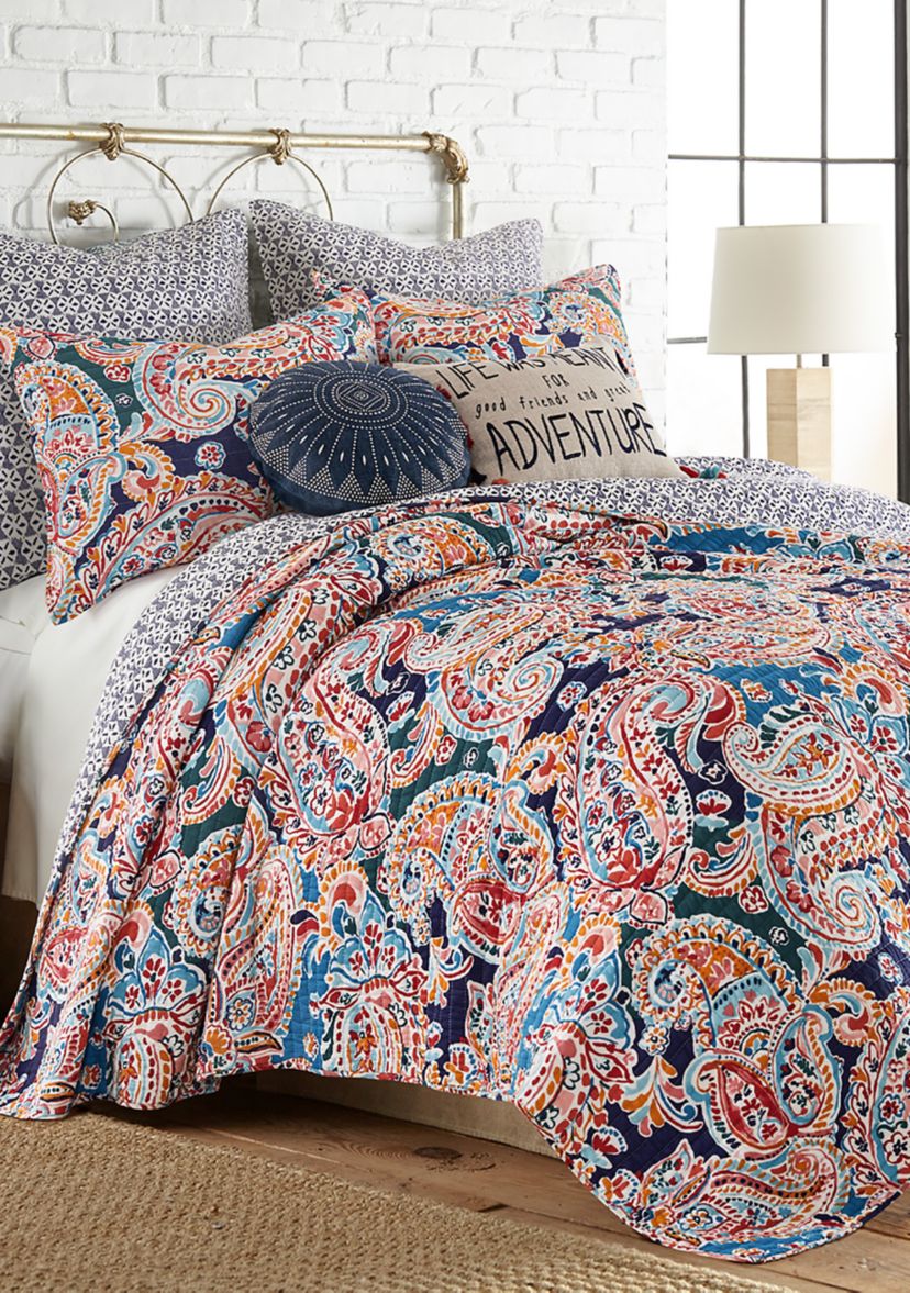 Saronna Quilt Set