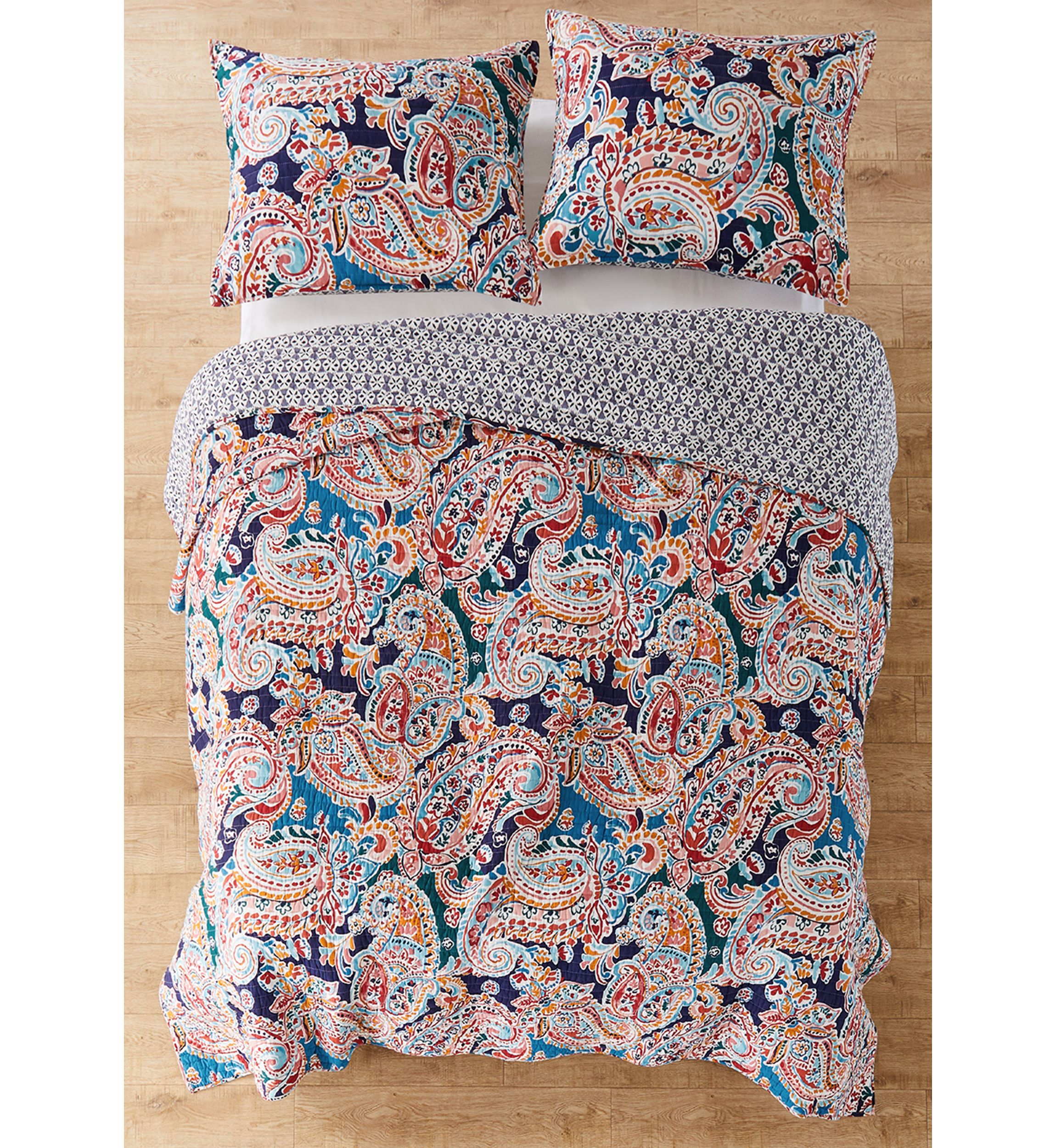 Saronna Quilt Set