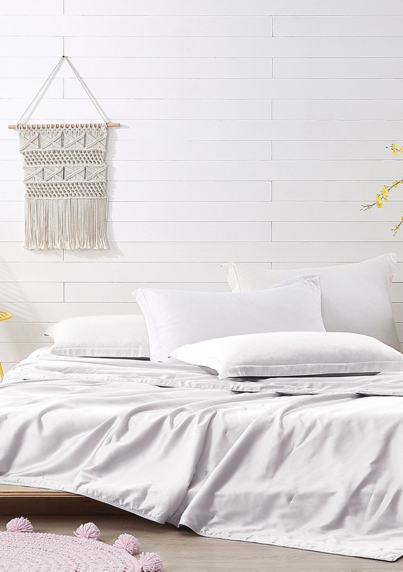 300 Thread Count Silk Comforter - Light Warmth