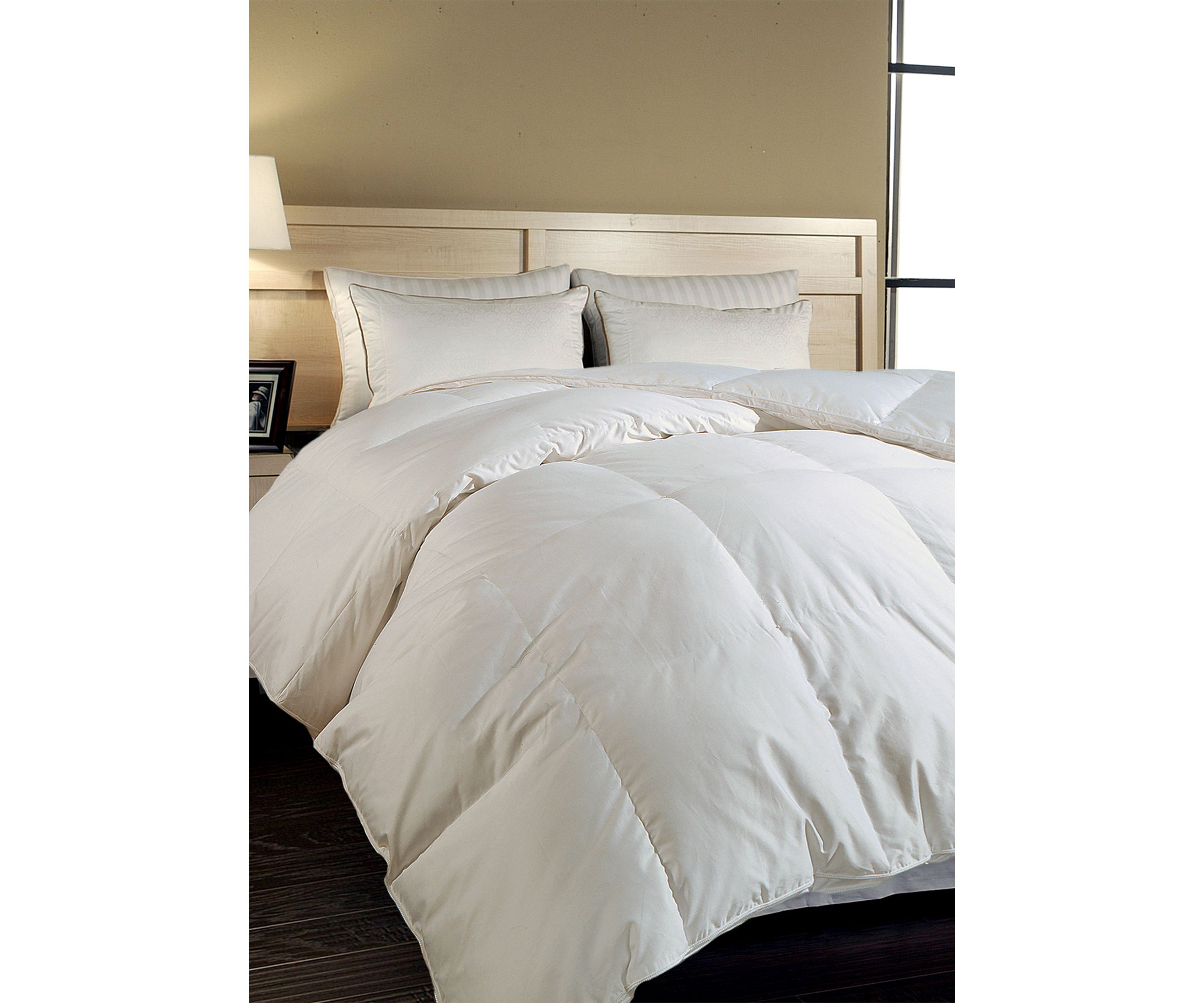 Naples 700 Thread Count Oversized Hungrarian White Goose Down Comforter