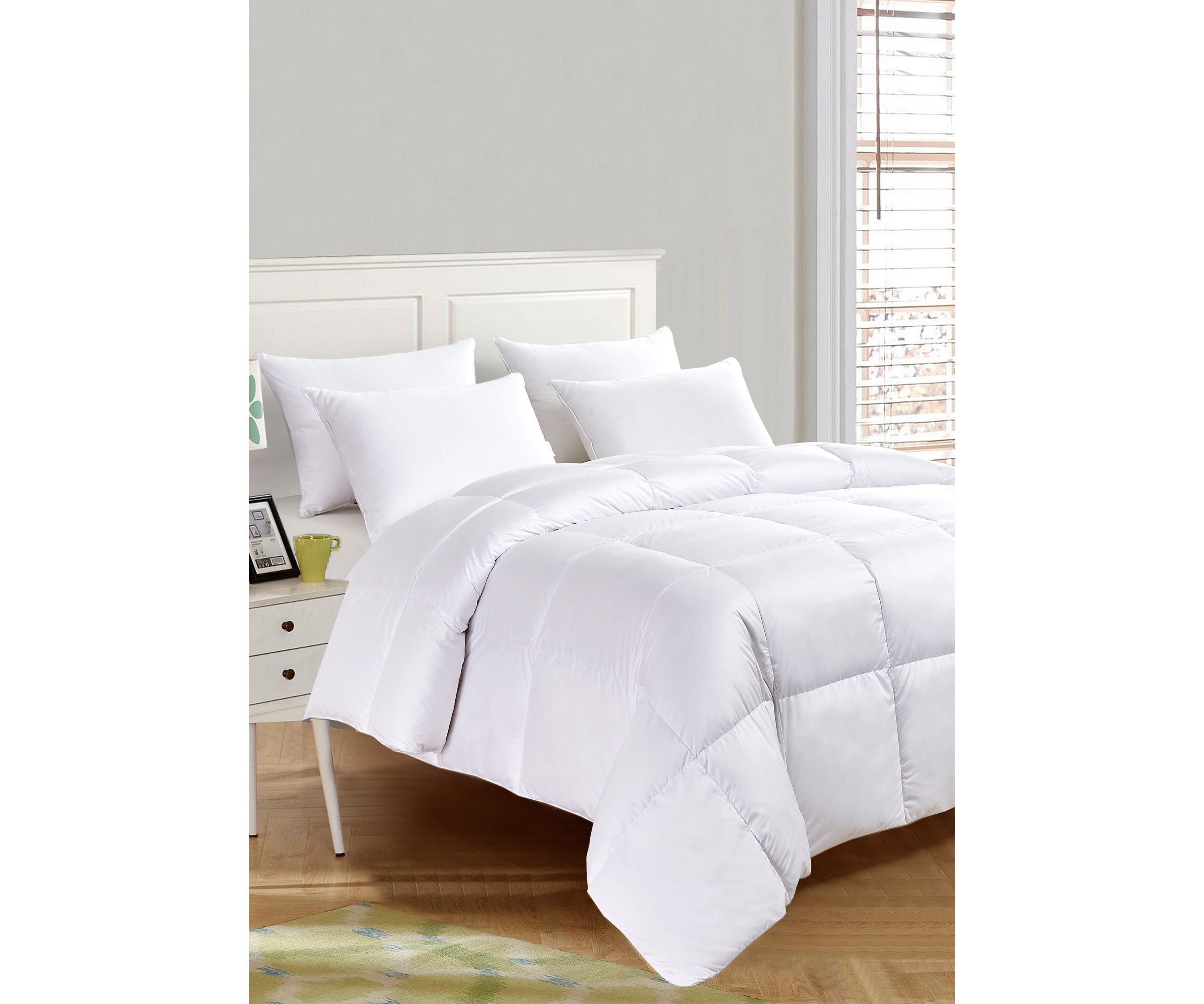 Ultra Soft Nano Touch Light Warmth White Down Fiber Comforter