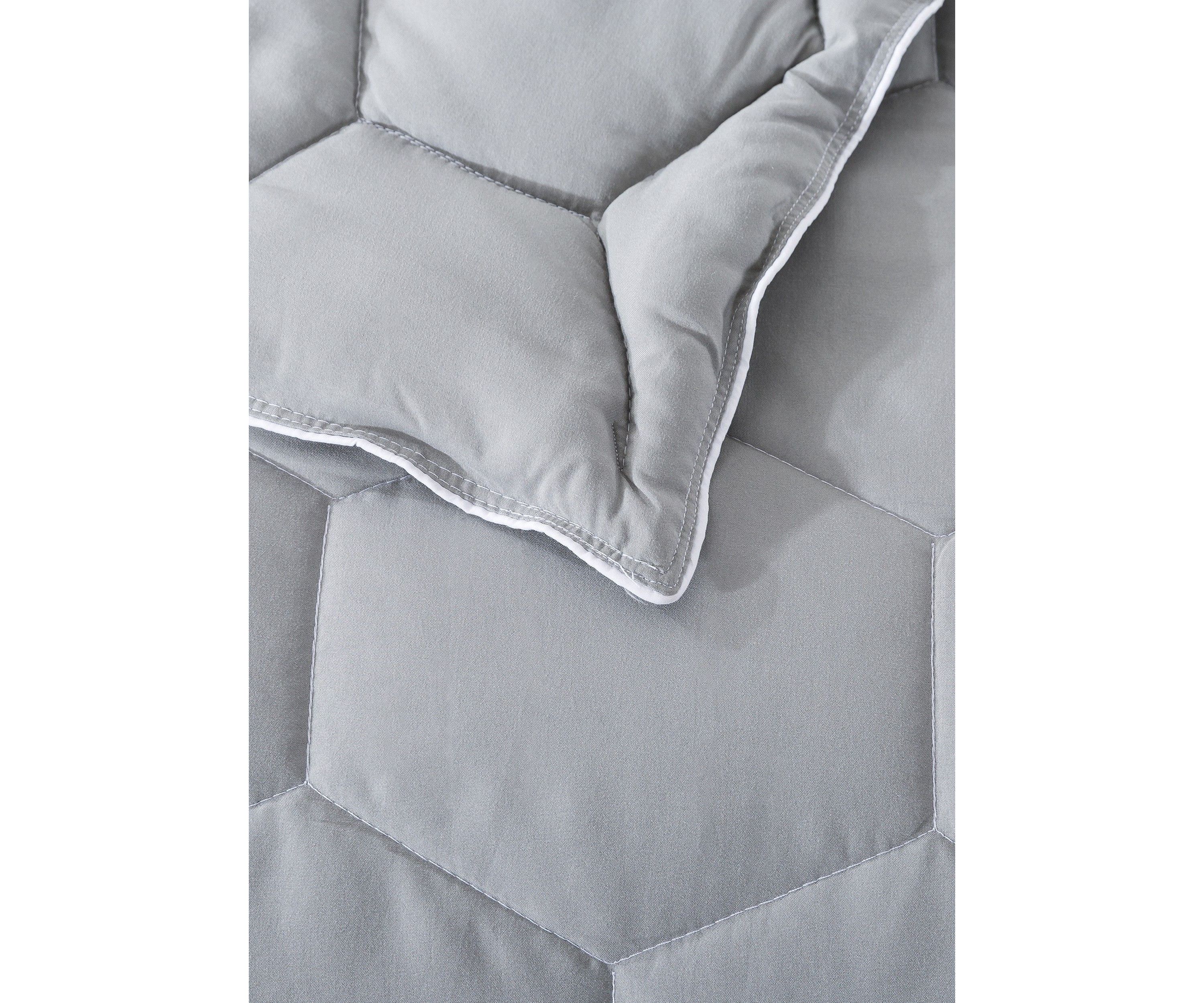 Honeycomb Color Contrast Stitched Down Alternative Blanket
