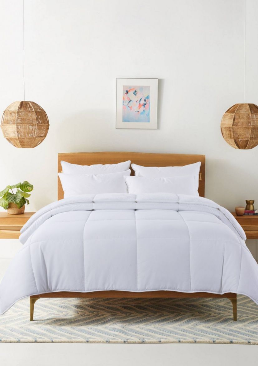 Cozy Down Alternative Reversible Comforter
