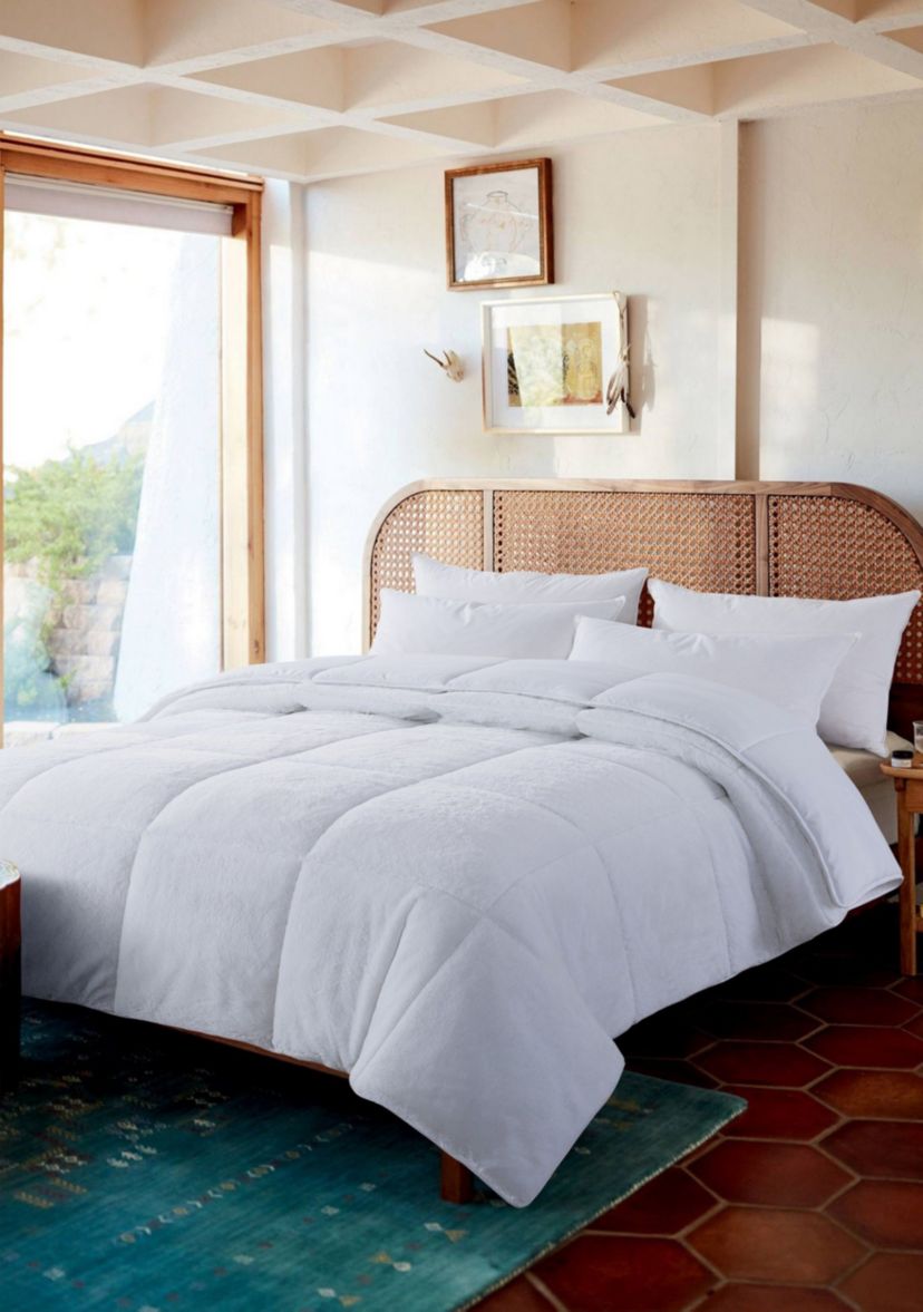 Cozy Down Alternative Reversible Comforter