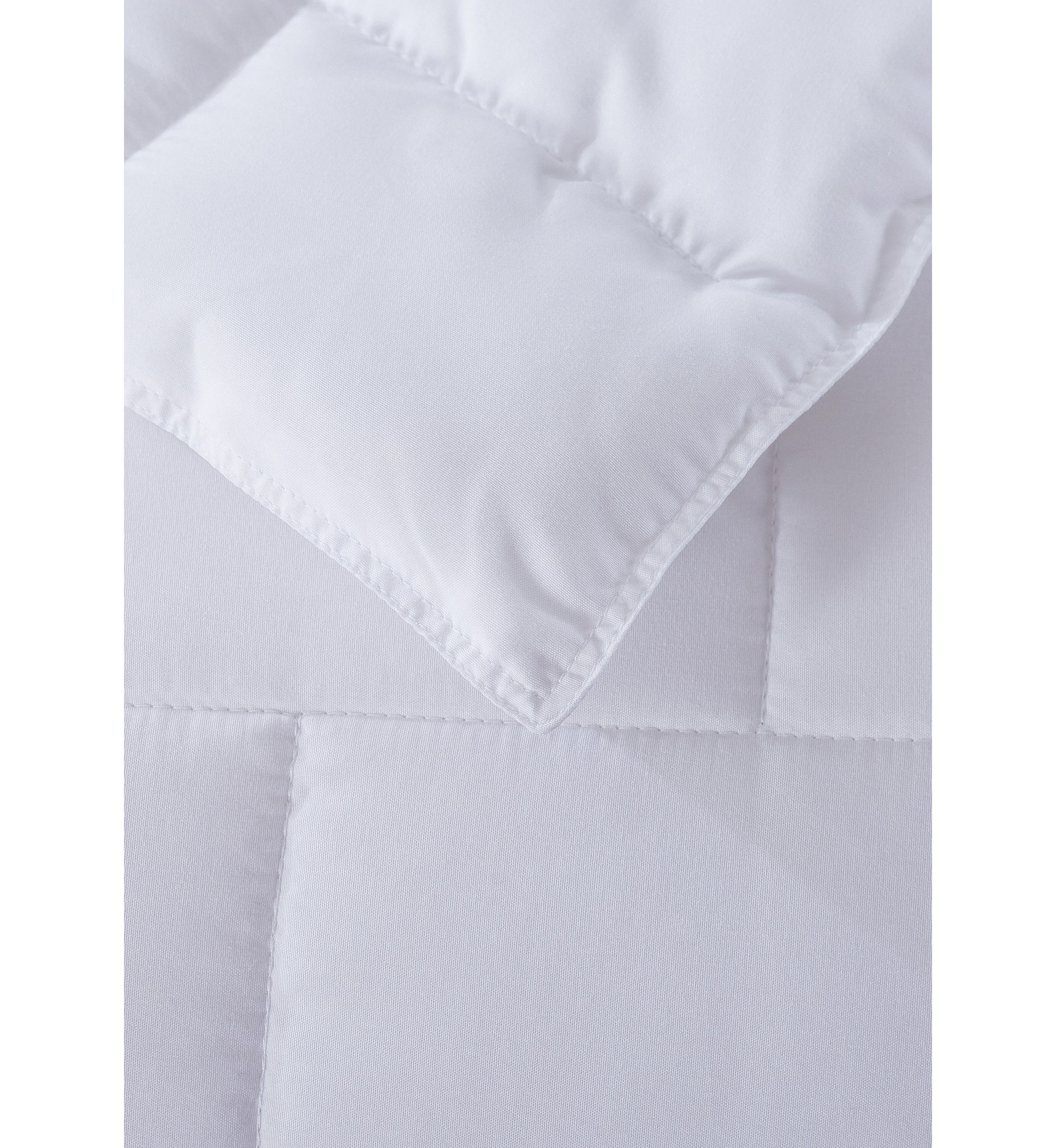 White Goose Nano Down and Feather Blanket