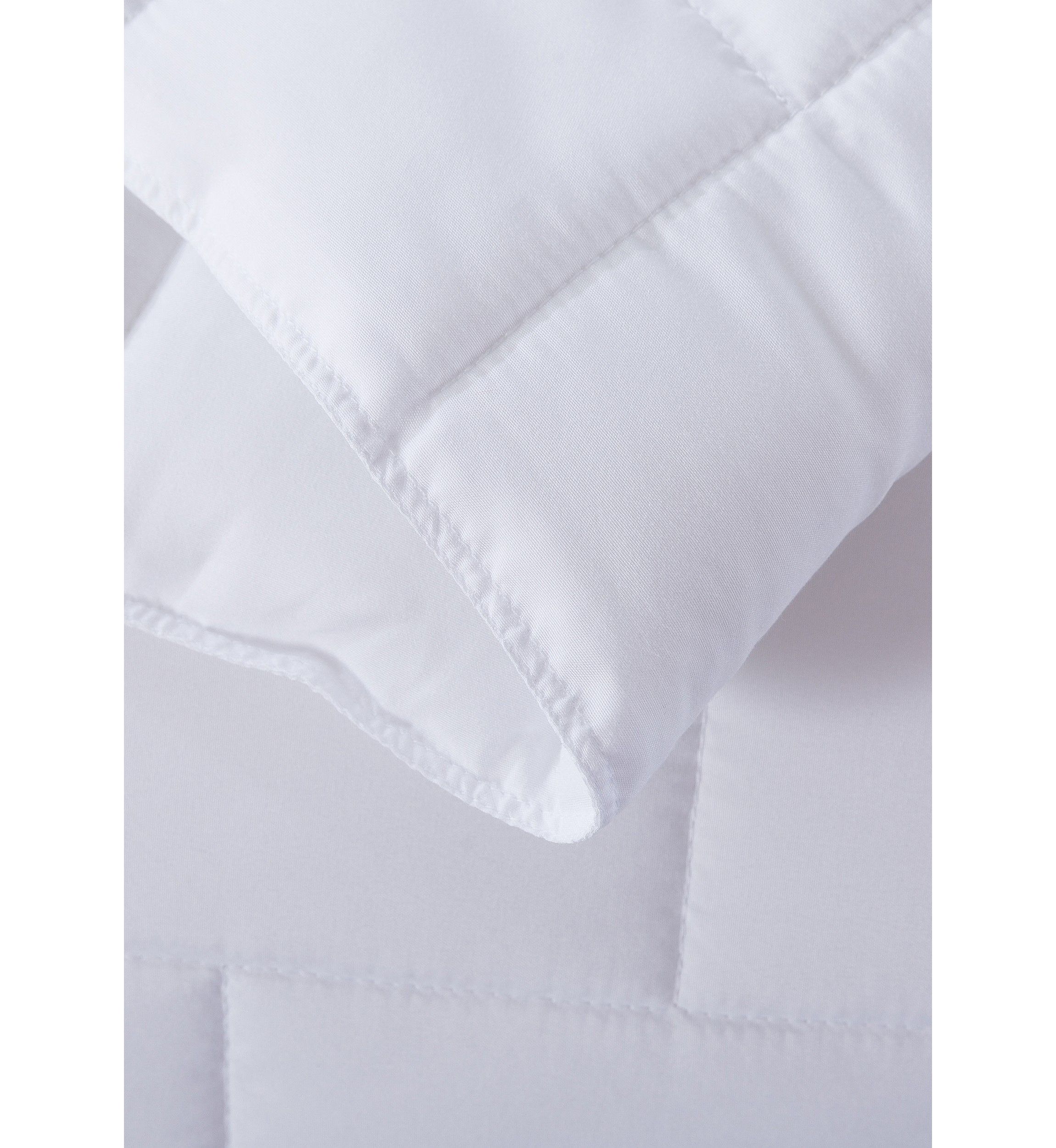 White Goose Nano Down and Feather Blanket