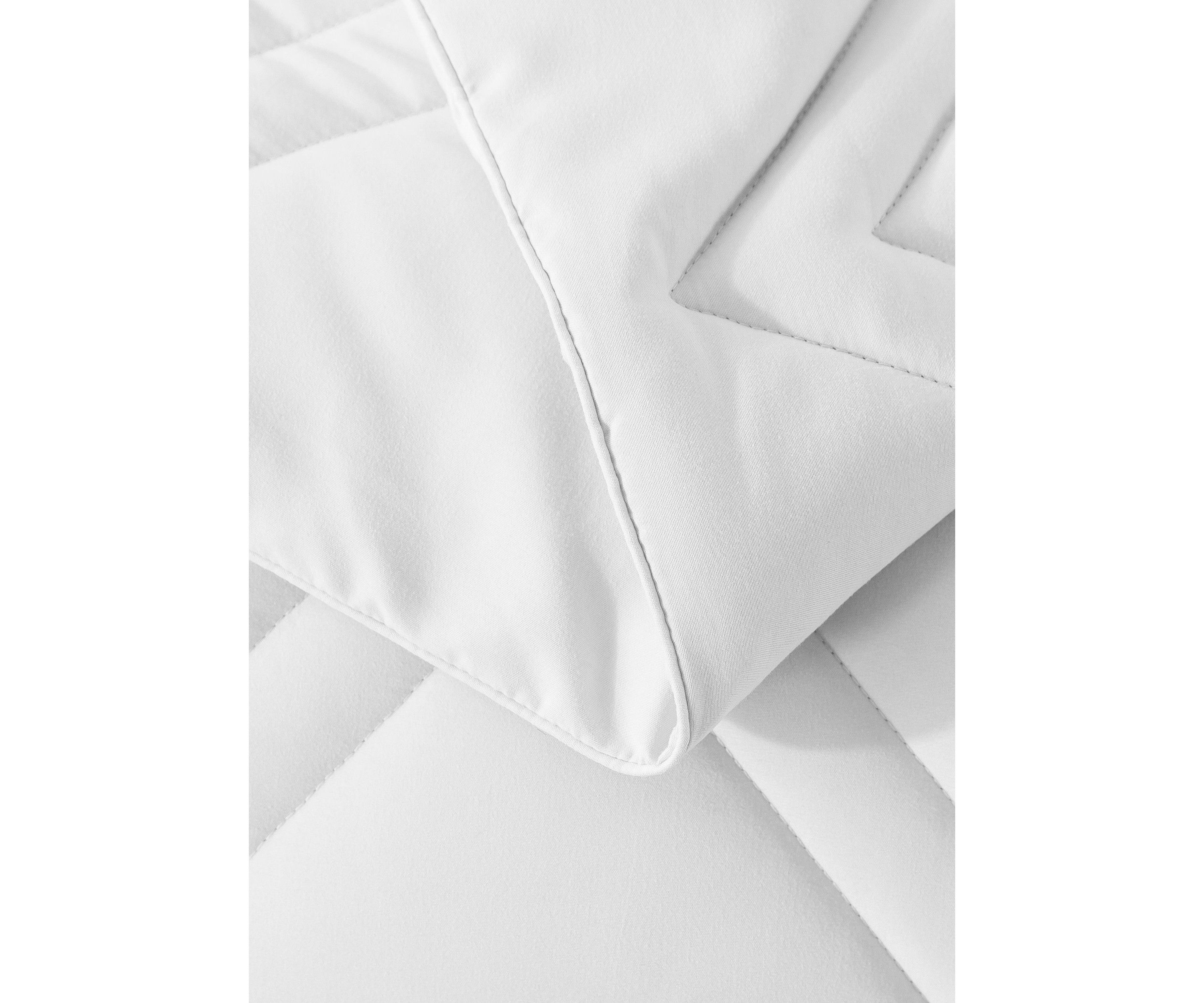 European Gusset Down Alternative Comforter
