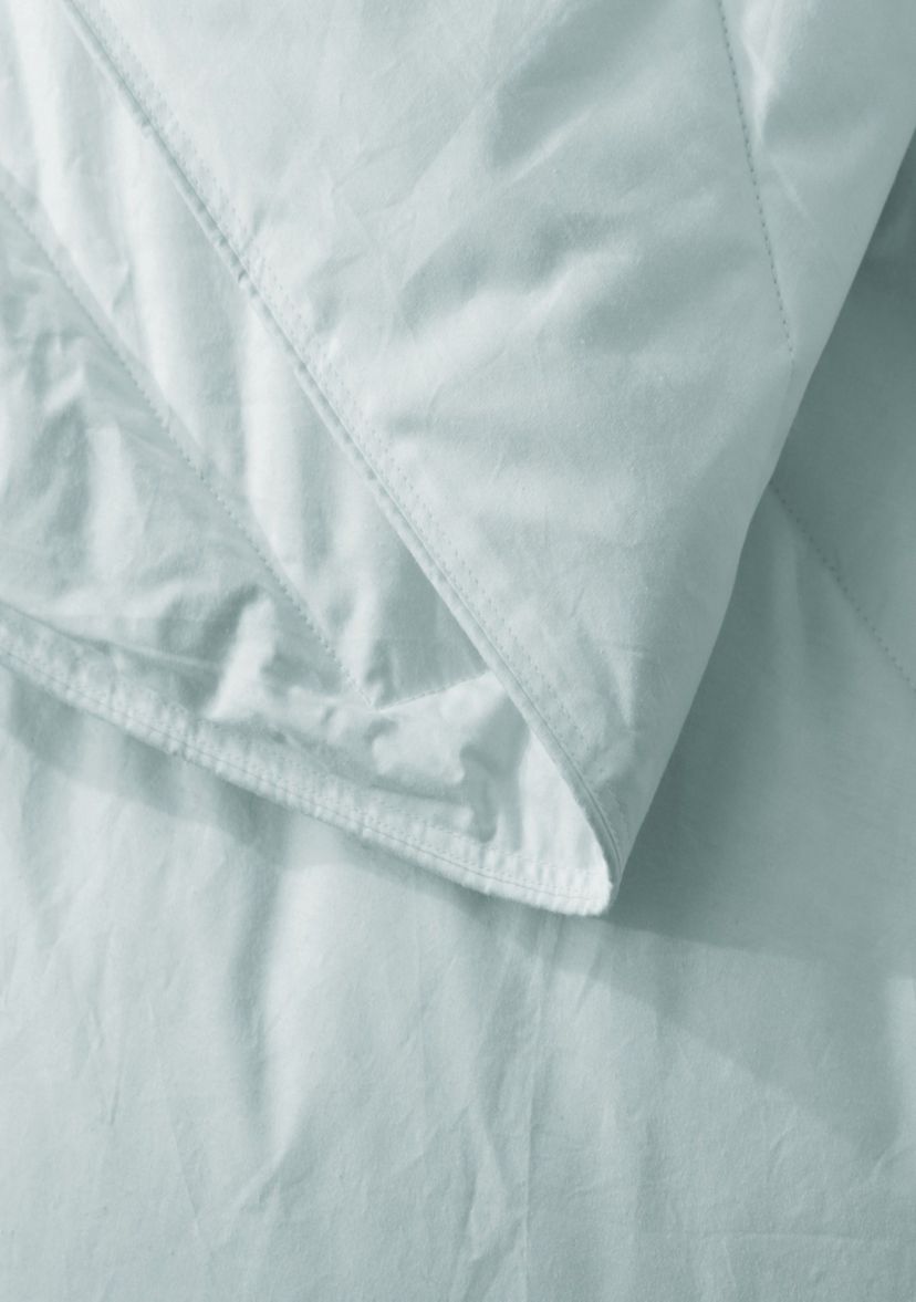 Honeycomb Stitch Down Alternative Comforter