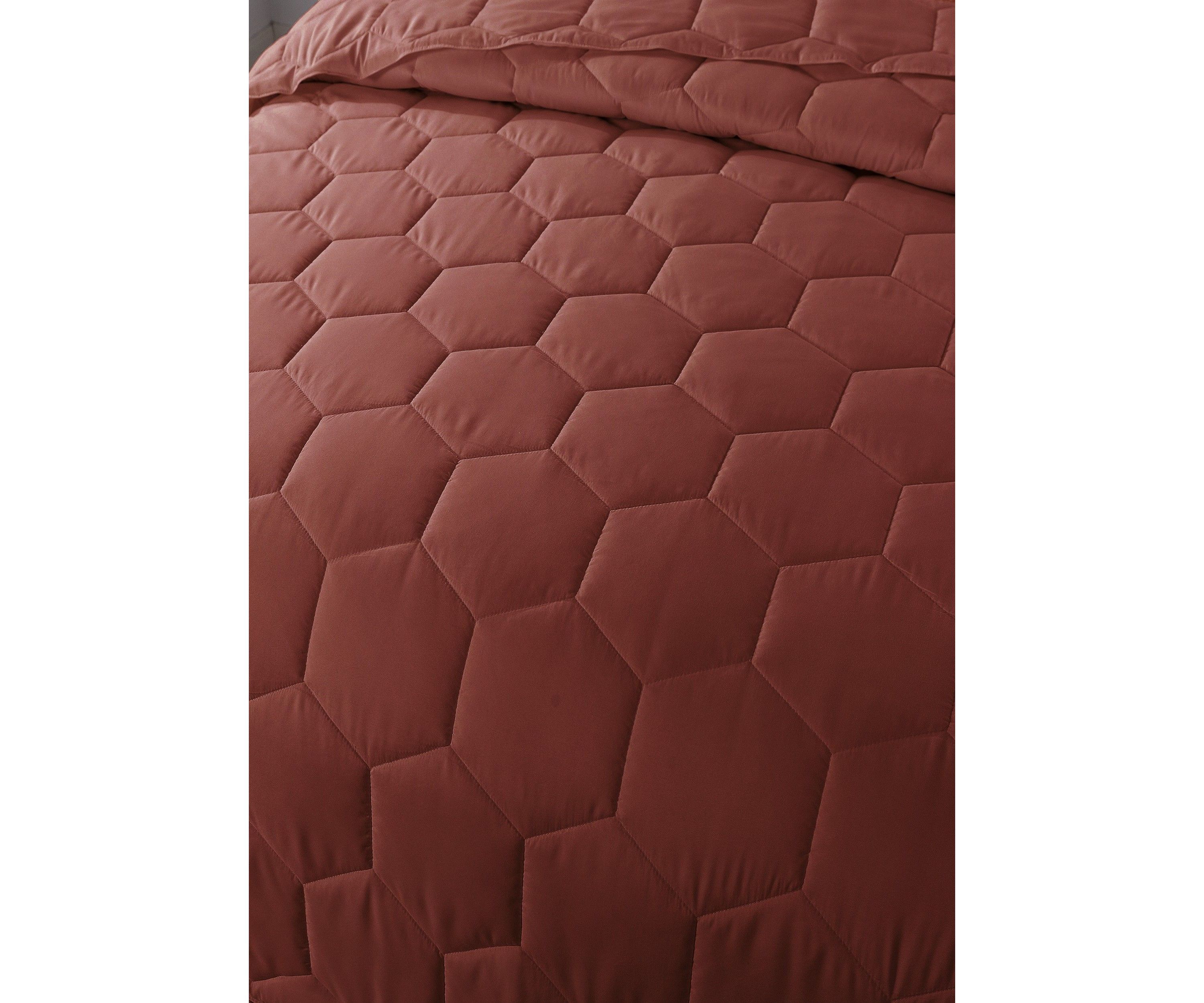 Honeycomb Stitch Down Alternative Blanket