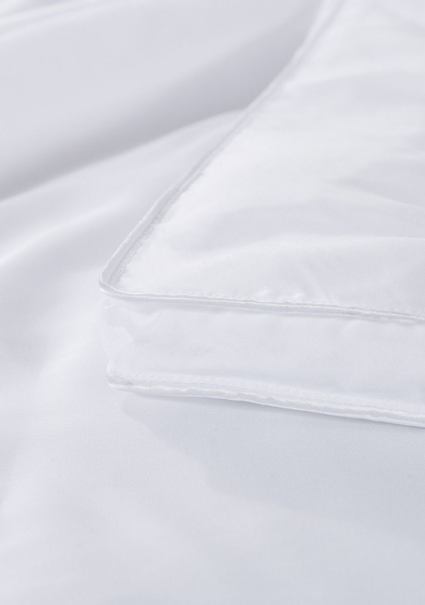 300 Thread Count Lyocell Down Alternative Comforter